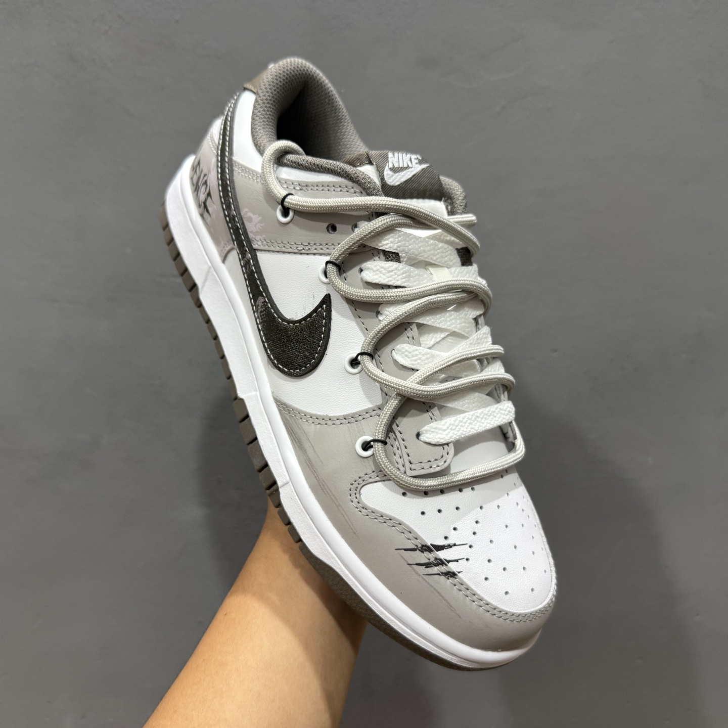 Nike Dunk Low 灰度法则 灰棕 HF5441-111-莆田鞋,莆田鞋货源,高仿鞋,高仿鞋货源,安福档口,莆田高仿鞋,莆田鞋批发,高仿鞋批发,莆田高仿运动鞋,高仿运动鞋,莆田运动鞋 Nike Dunk Low 灰度法则 灰棕 HF5441-111