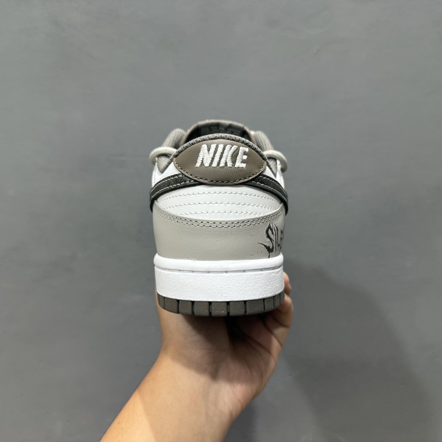 Nike Dunk Low 灰度法则 灰棕 HF5441-111-莆田鞋,莆田鞋货源,高仿鞋,高仿鞋货源,安福档口,莆田高仿鞋,莆田鞋批发,高仿鞋批发,莆田高仿运动鞋,高仿运动鞋,莆田运动鞋 Nike Dunk Low 灰度法则 灰棕 HF5441-111