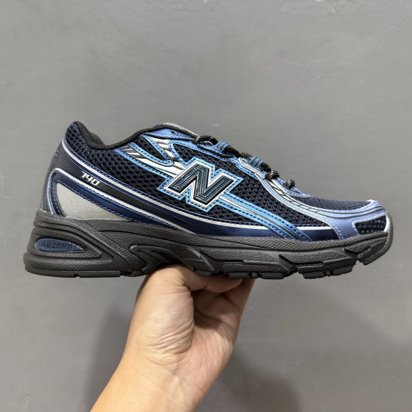 ￥200 New Balance 740系列复古老爹风休闲运动慢跑鞋 U740DT2