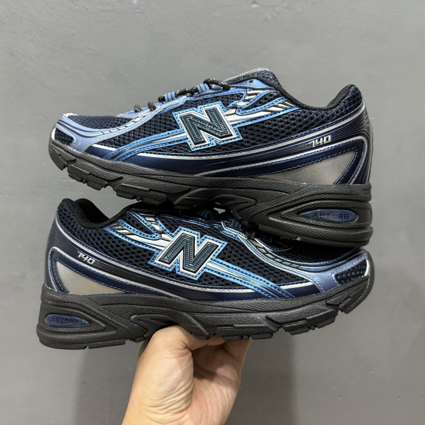 ￥200 New Balance 740系列复古老爹风休闲运动慢跑鞋 U740DT2