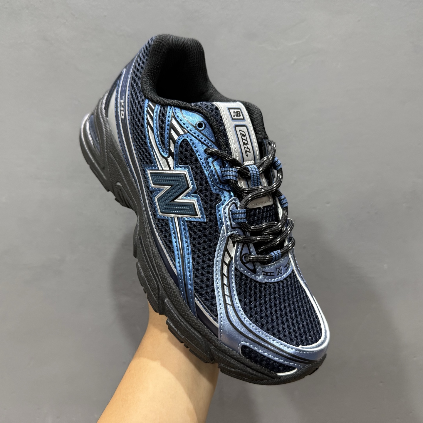 ￥200 New Balance 740系列复古老爹风休闲运动慢跑鞋 U740DT2