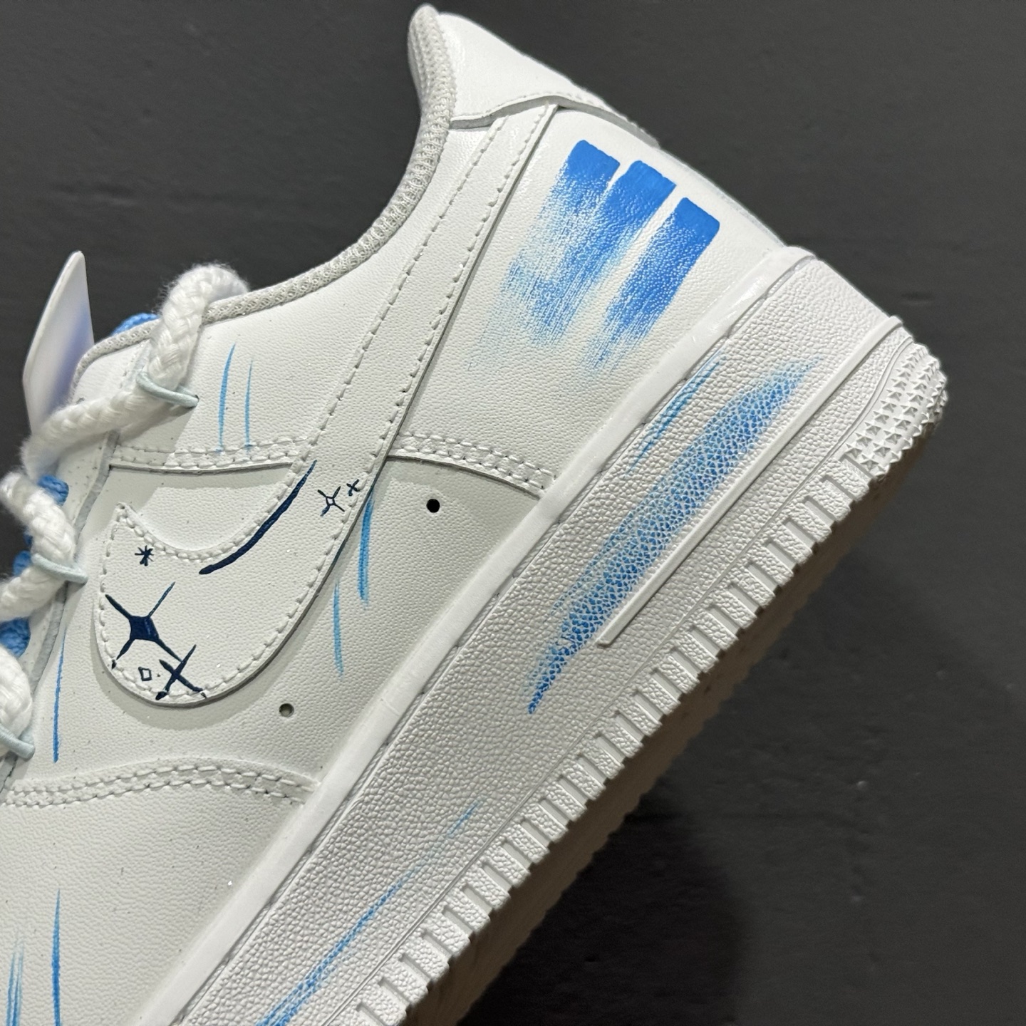 ￥260 Nike Air Force 1'07 Low ”Sagittarius” 手绘涂鸦 十二星座系列 射手座 空军一号低帮休闲板鞋 星座 11231221