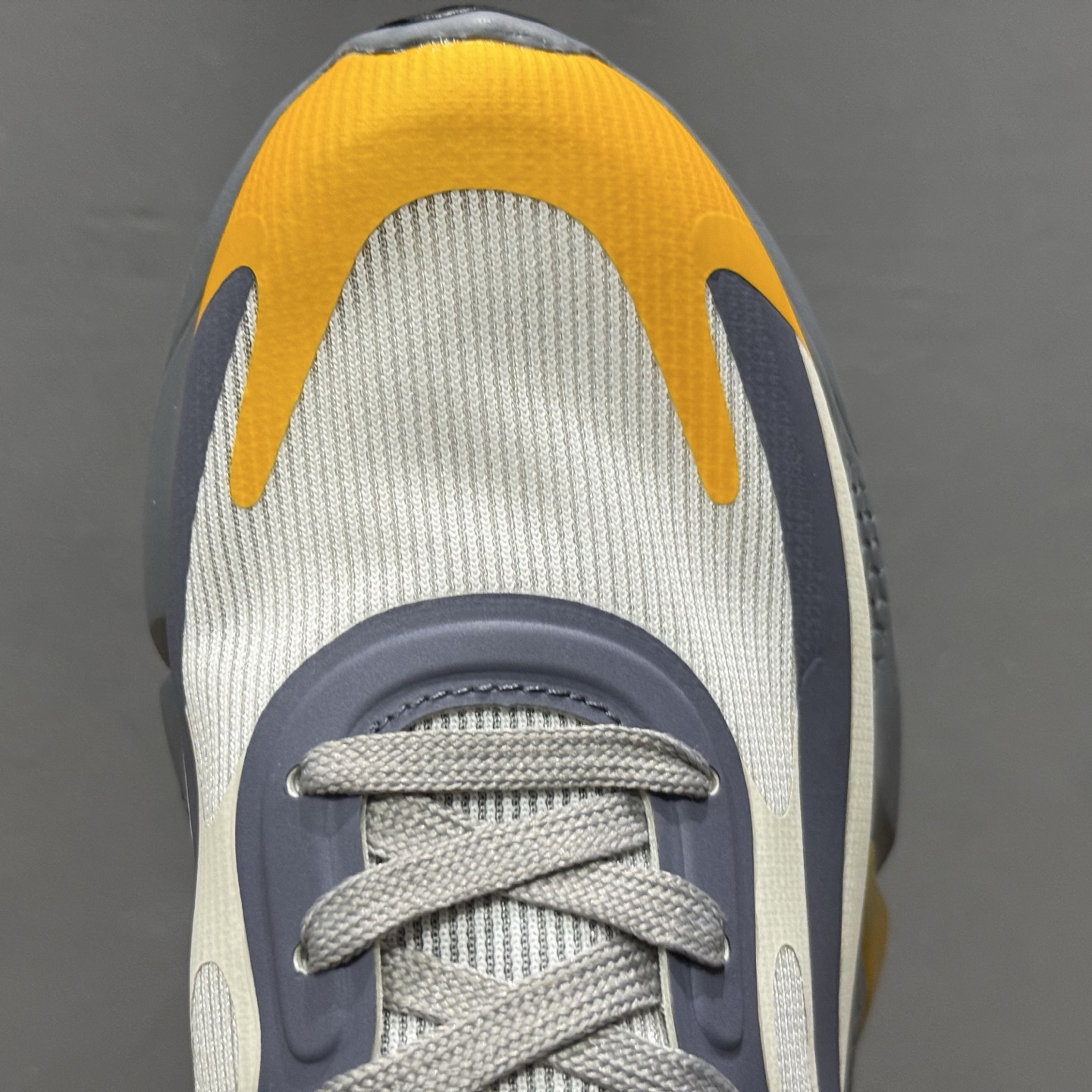 180 Adidas AlphaBounce Beyond m 阿尔法真标网面休闲跑步鞋