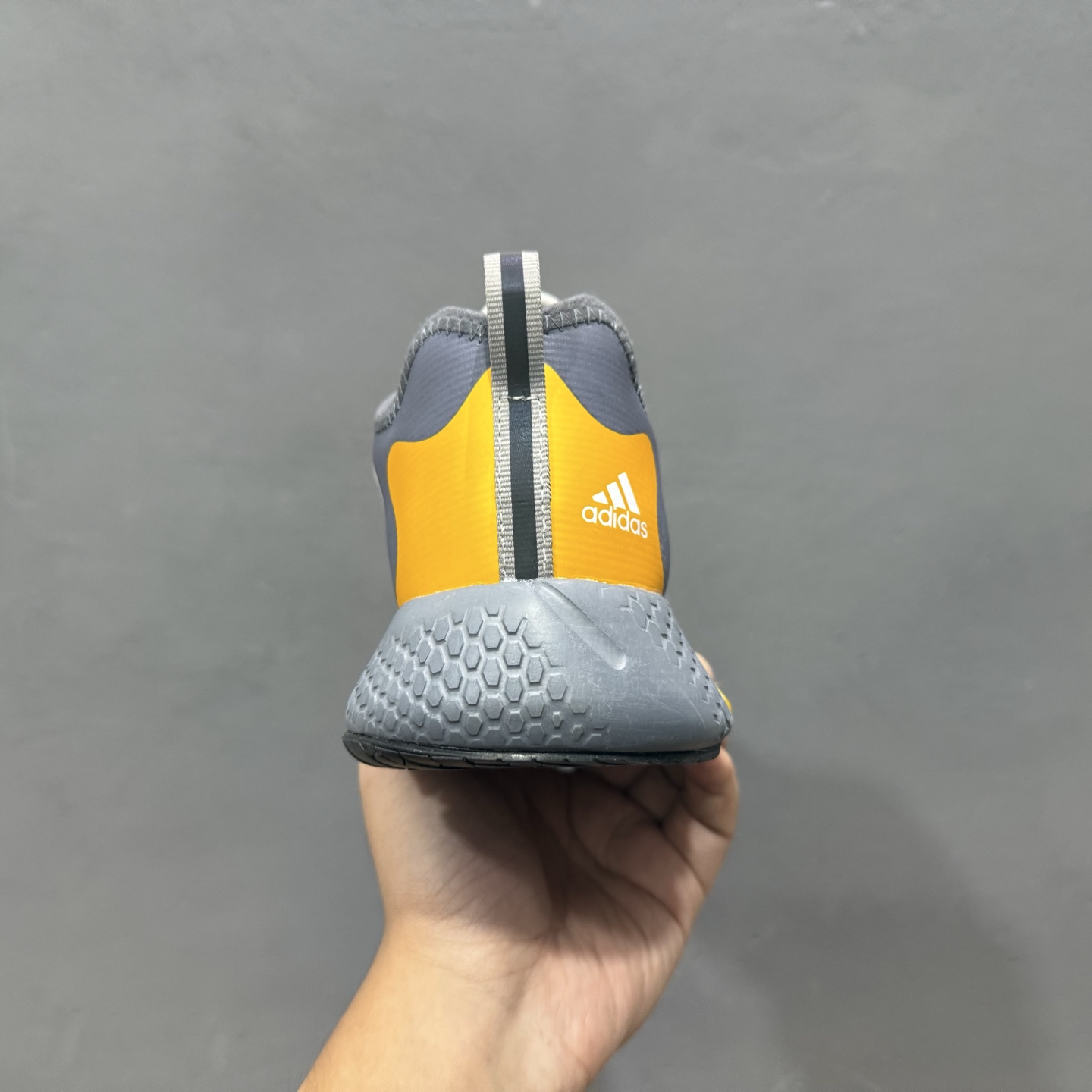 180 Adidas AlphaBounce Beyond m 阿尔法真标网面休闲跑步鞋