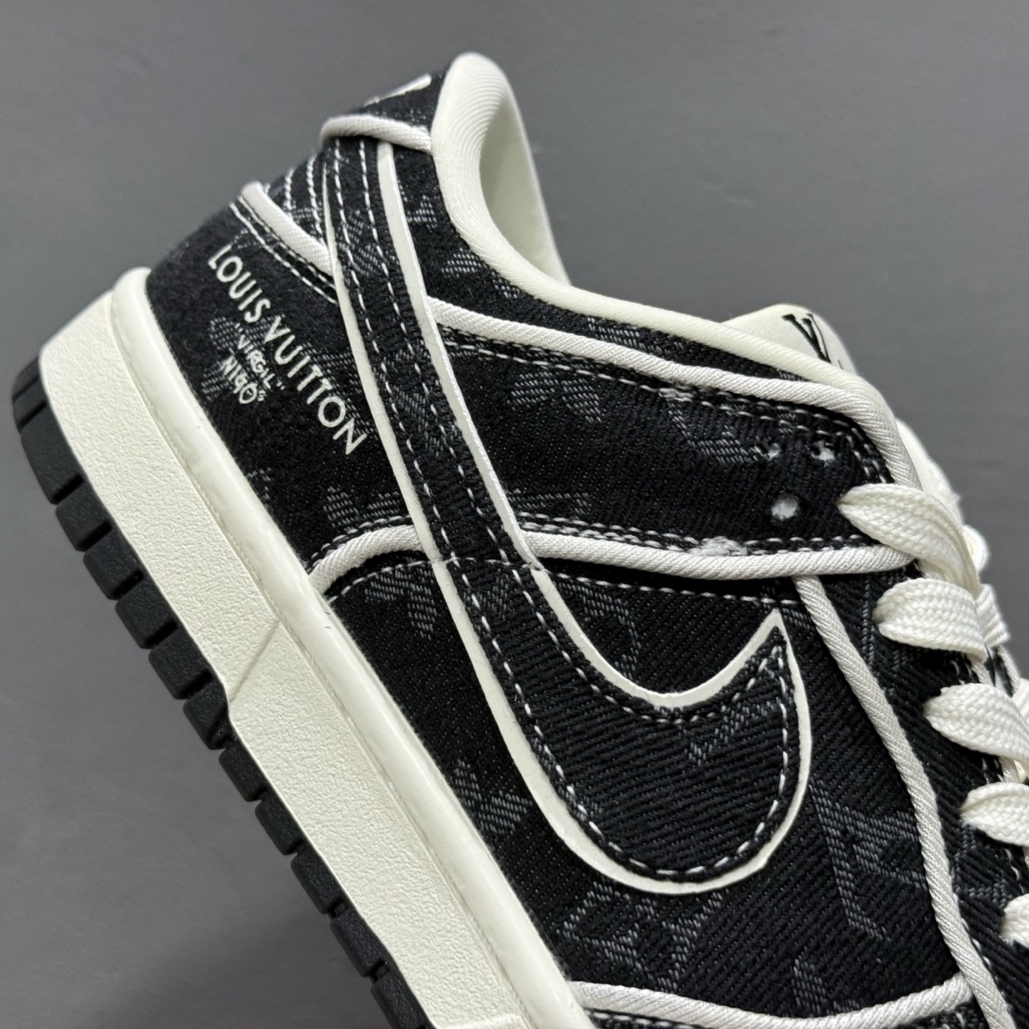 ￥280 Nike SB Dunk Low LV联名 白深黑牛仔 高端定制 低帮休闲板鞋 SC0601-467