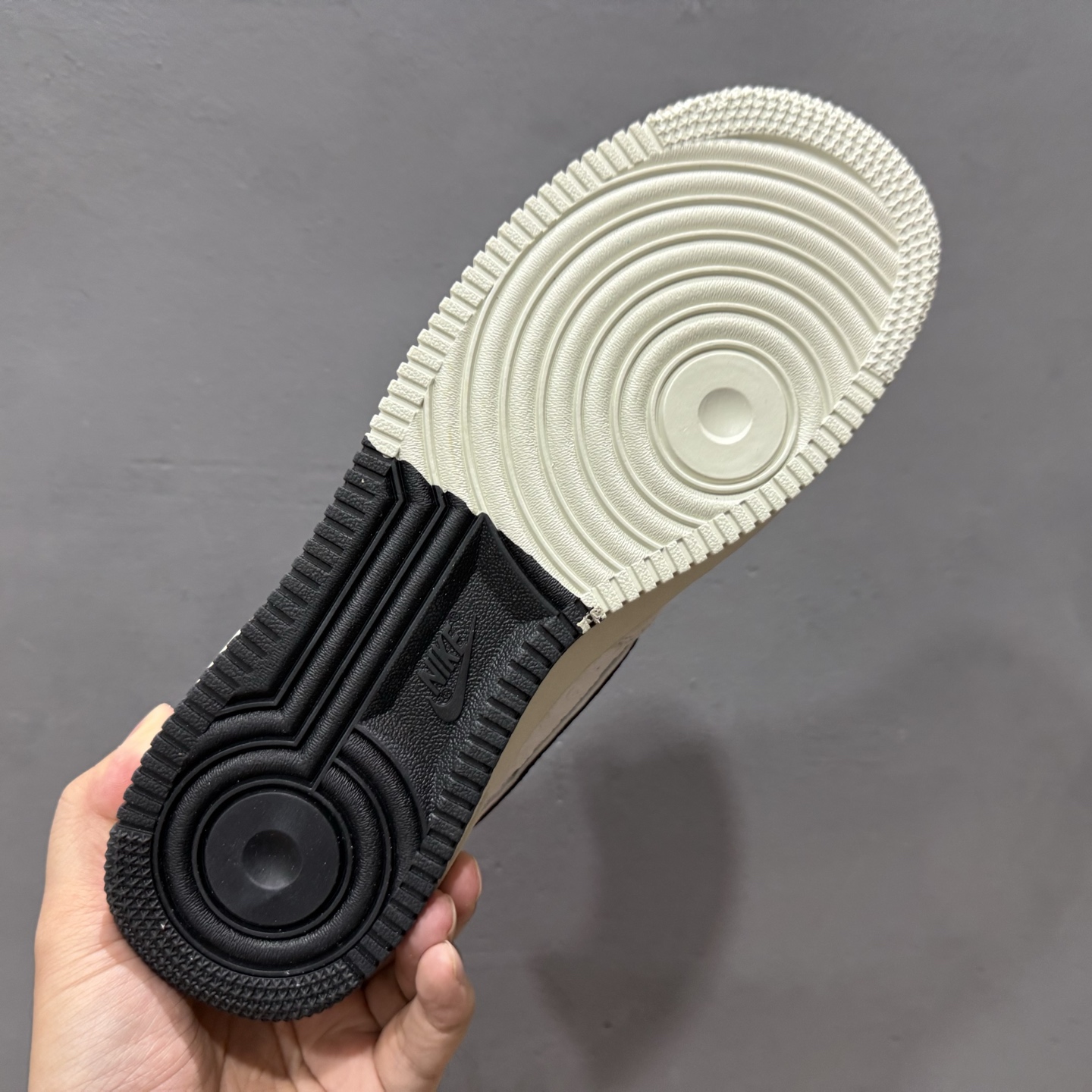 ¥260 Nike Air Force 1'07 Low 联名 白黑灰空军 空军一号低帮休闲板鞋 YF9511-805-Chinese UA Cheap High Quatity Brand Clothes Bags handbags Sneakers wholesale wholesaler seller from China Factory suppliers Fashion Clothing Shoes best Quality Beautiful Price ¥260 Nike Air Force 1'07 Low 联名 白黑灰空军 空军一号低帮休闲板鞋 YF9511-805