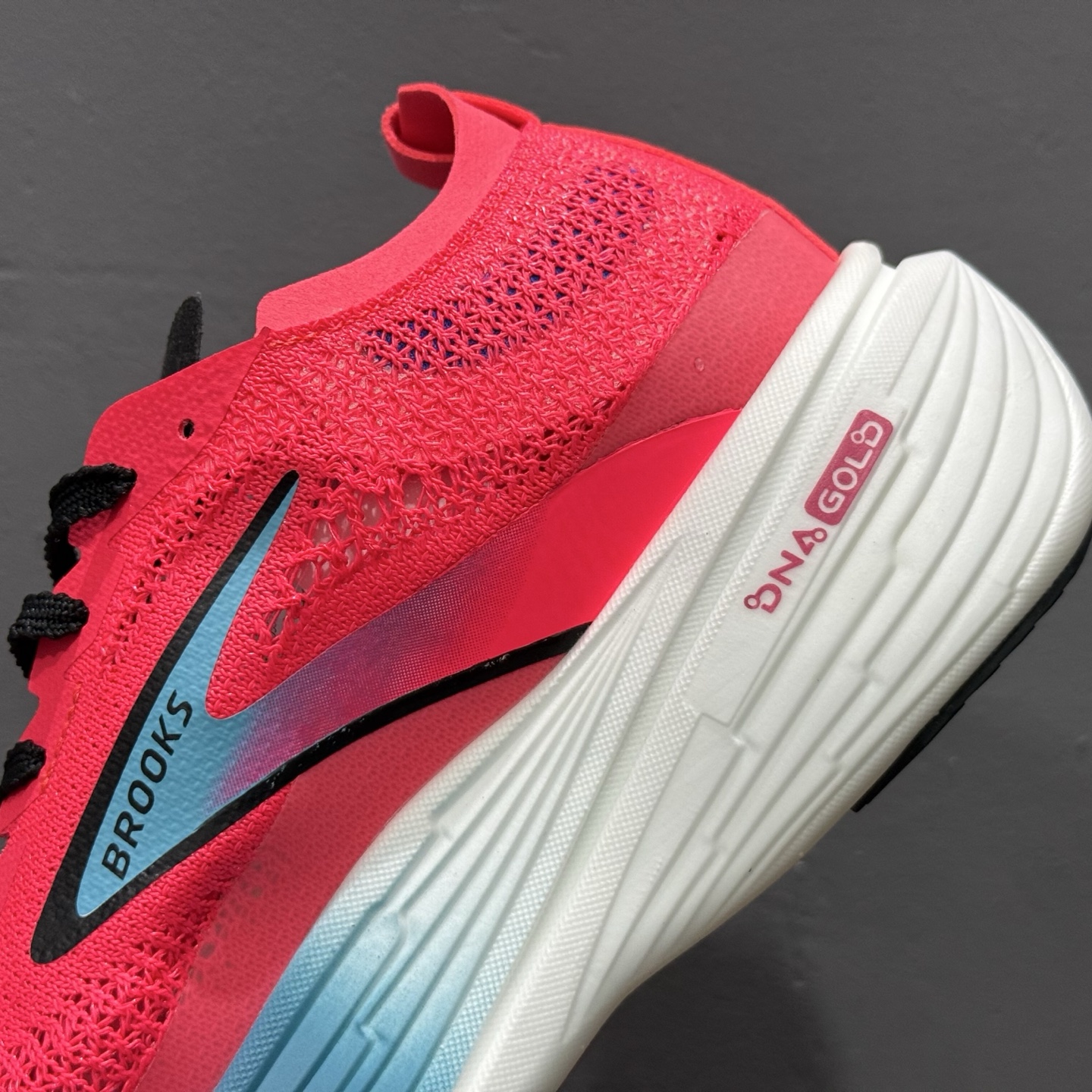 200 Brooks布鲁克斯 Hyperion Elite 4 舒适百搭防滑耐磨 低帮 越野竞速跑步鞋 100046 1D 488