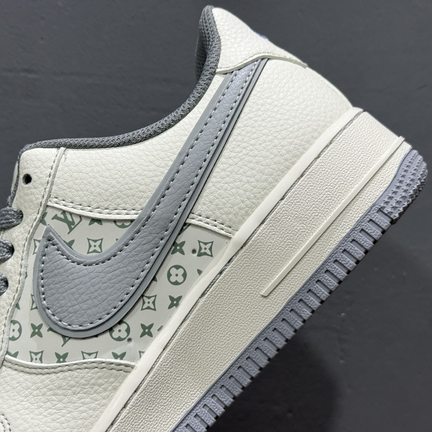 260 LV x Air Force 1 Low 印花米白灰 HH7518-079