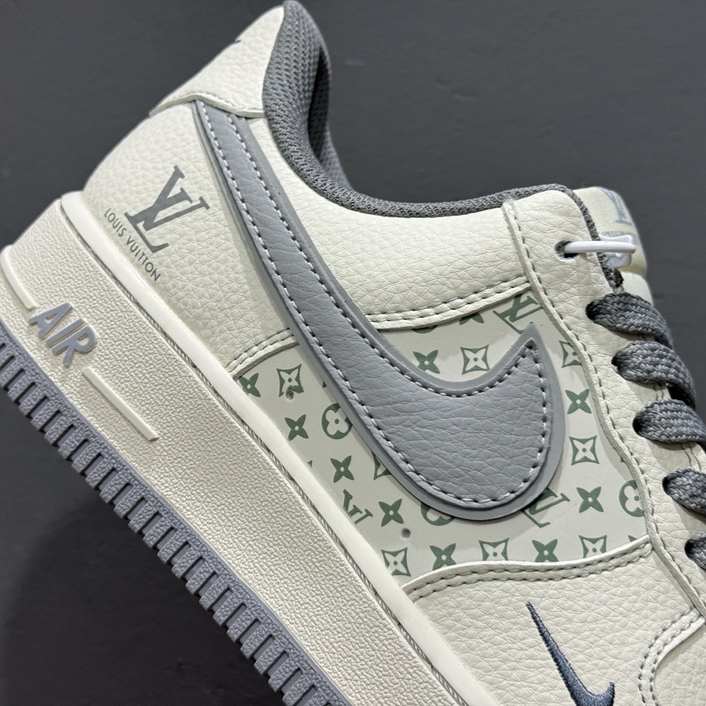 260 LV x Air Force 1 Low 印花米白灰 HH7518-079