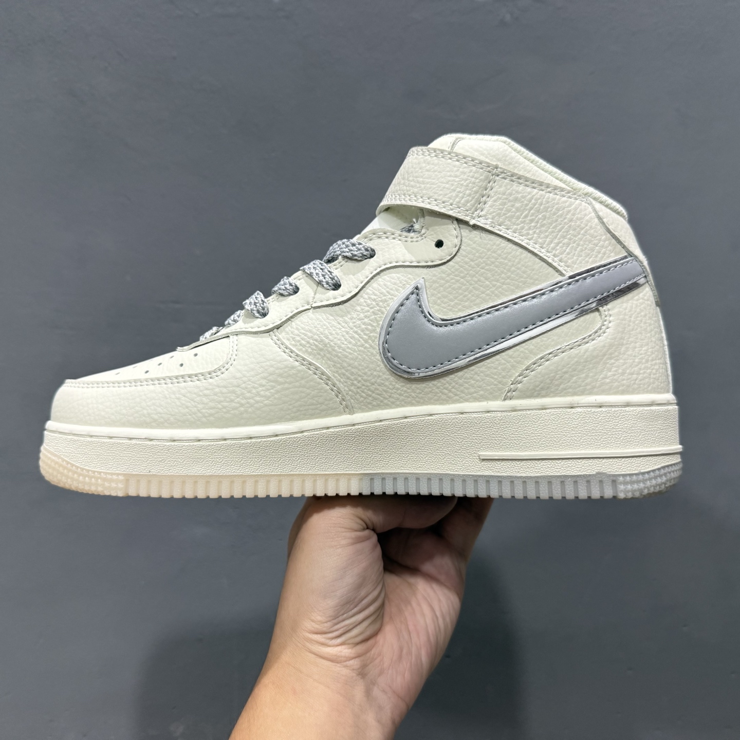 260 官方爆款定制 Nike Air Force 1 MID 米灰双色底 满天星空军一号中帮休闲板鞋 3M反光 XL0236-232
