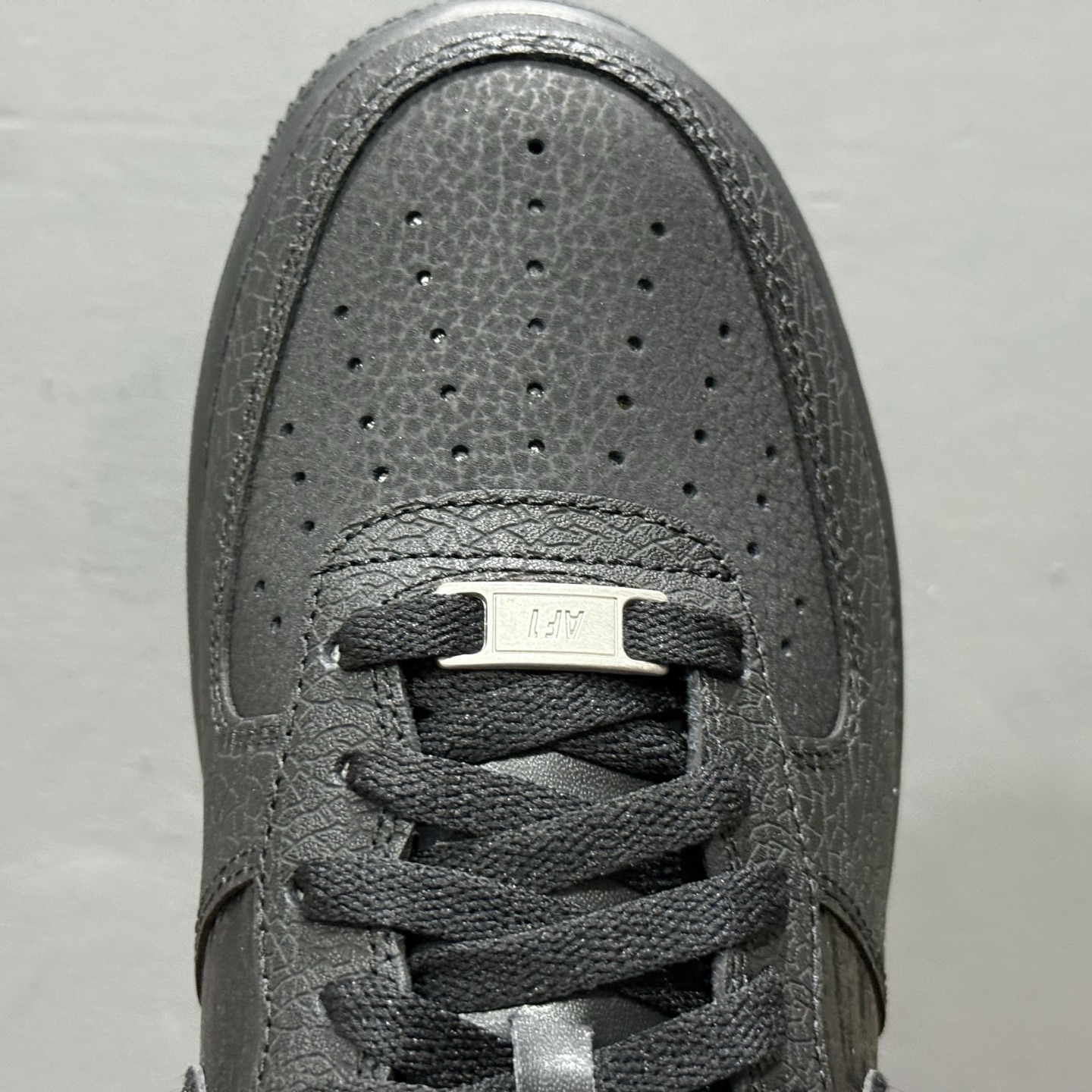 200 Air Force 1 '07 Low 裂纹马毛黑武士 HQ1977-001