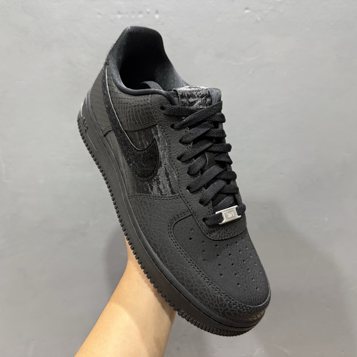 200 Air Force 1 '07 Low 裂纹马毛黑武士 HQ1977-001