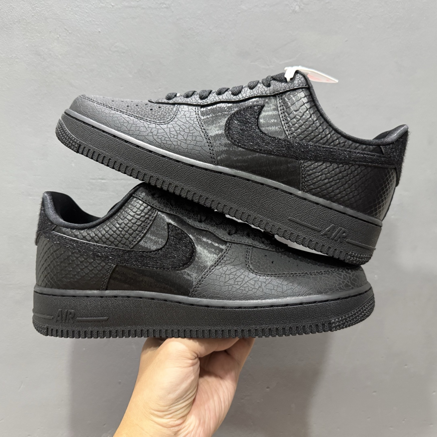 200 Air Force 1 '07 Low 裂纹马毛黑武士 HQ1977-001