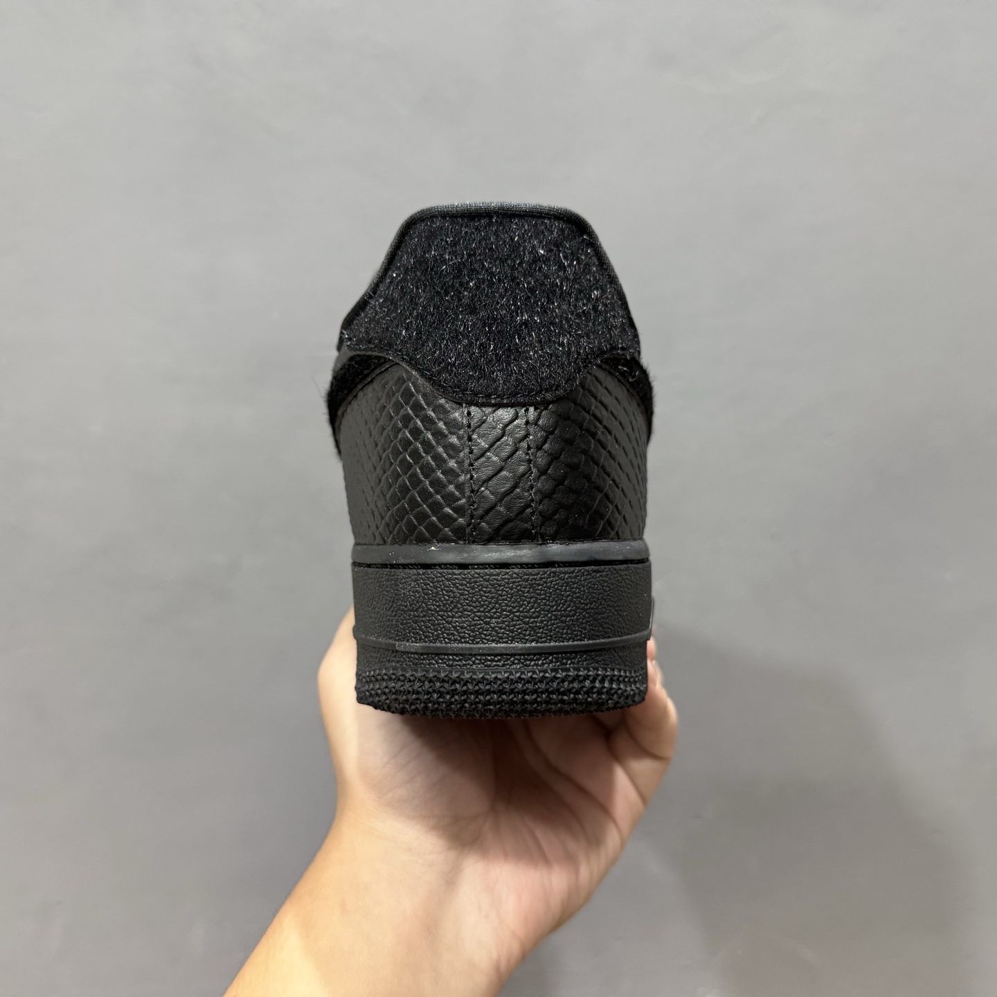 200 Air Force 1 '07 Low 裂纹马毛黑武士 HQ1977-001