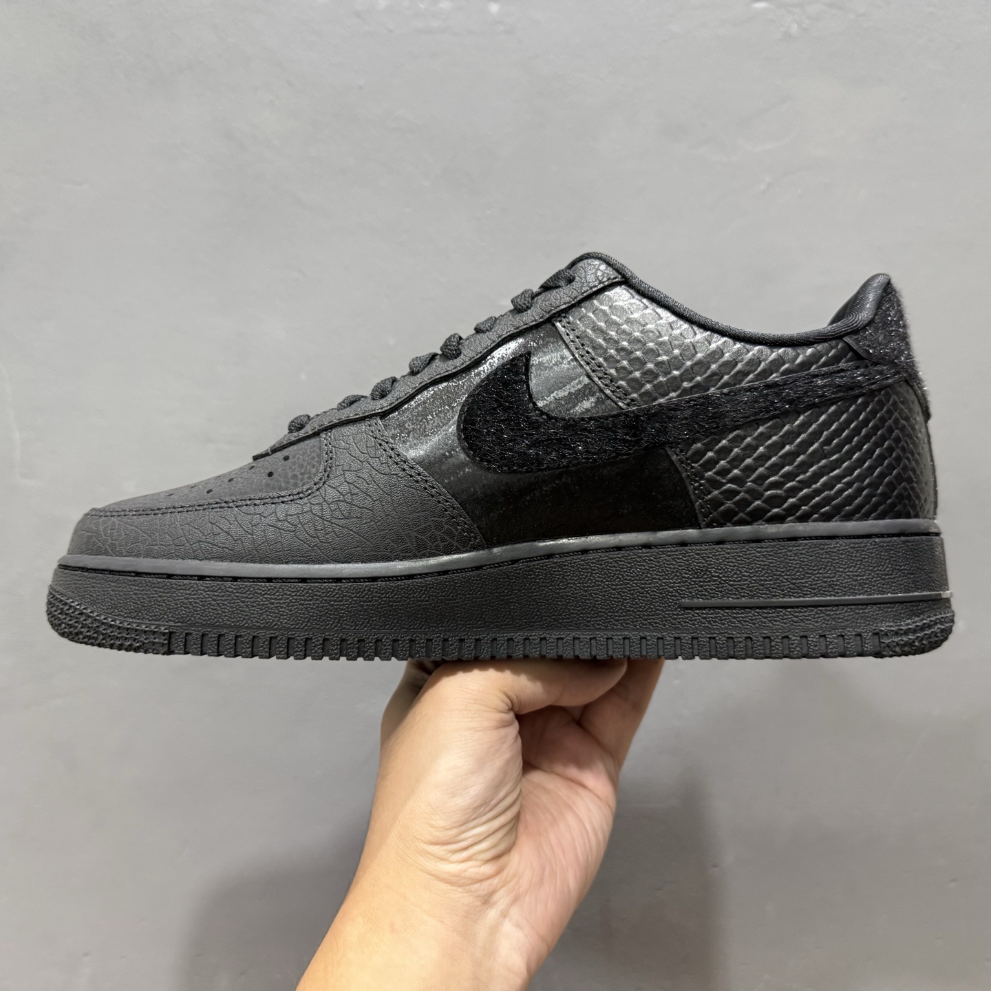 200 Air Force 1 '07 Low 裂纹马毛黑武士 HQ1977-001