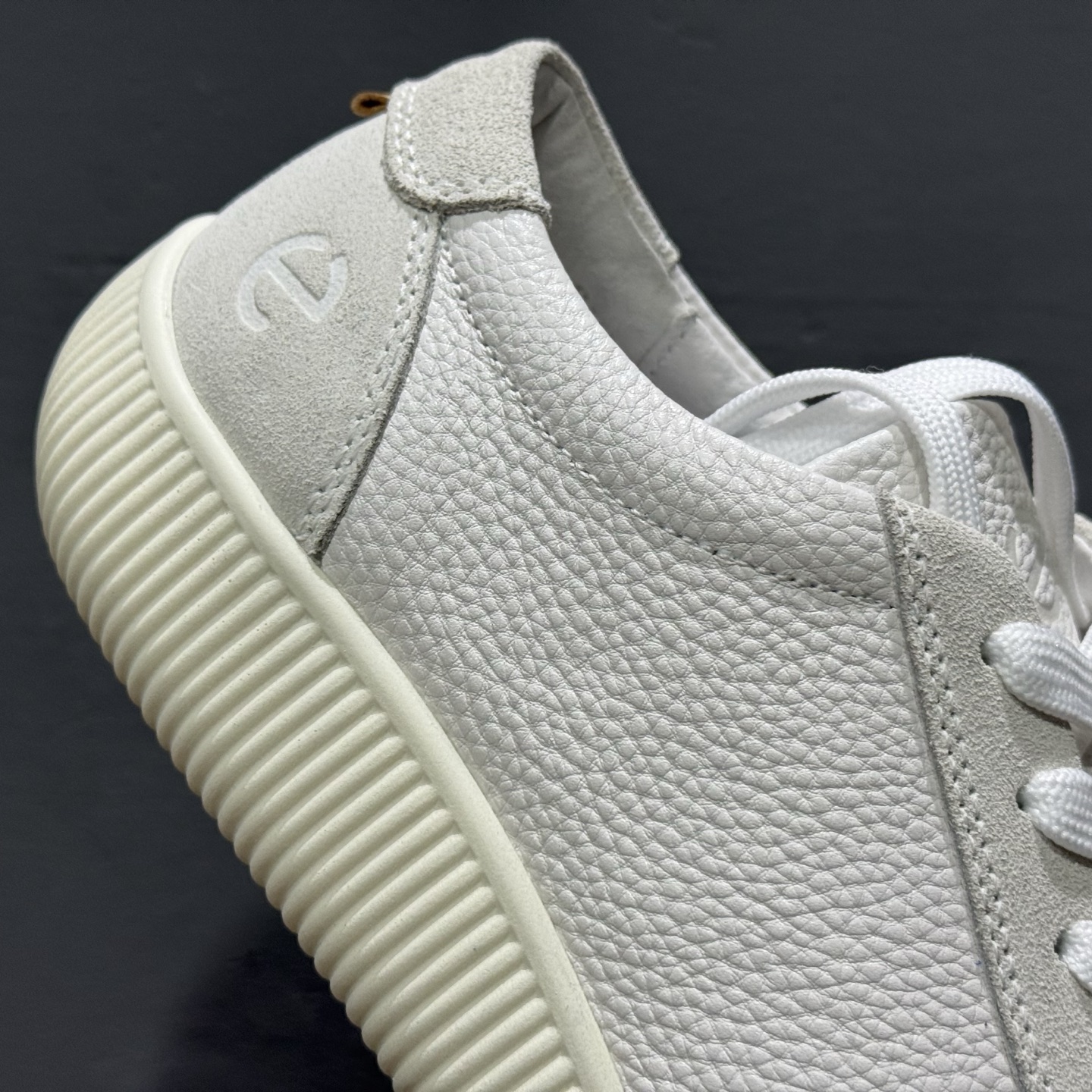 280 L/Ecco 爱步 #经典和现代工艺品质融合 精选小牛皮面料