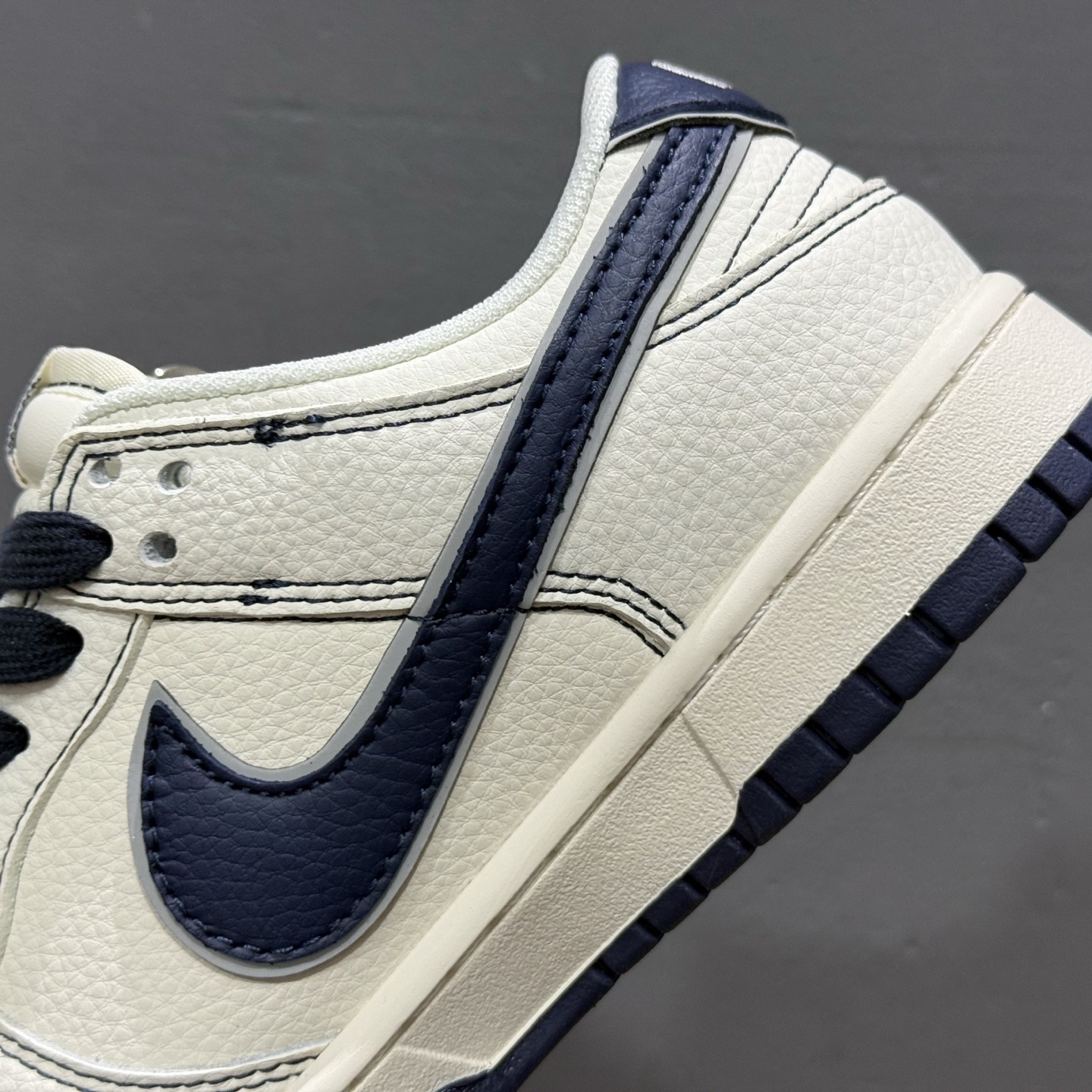 280 Nike SB Dunk Low Supreme联名 SM6668-116