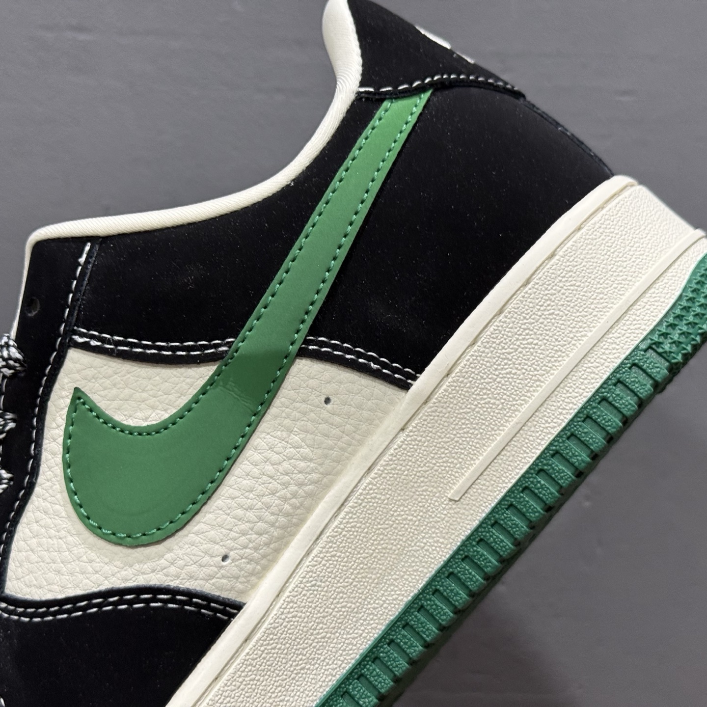 260 Gucci x Sup x Nike Air Force 1 米黑绿 KJ1688-017