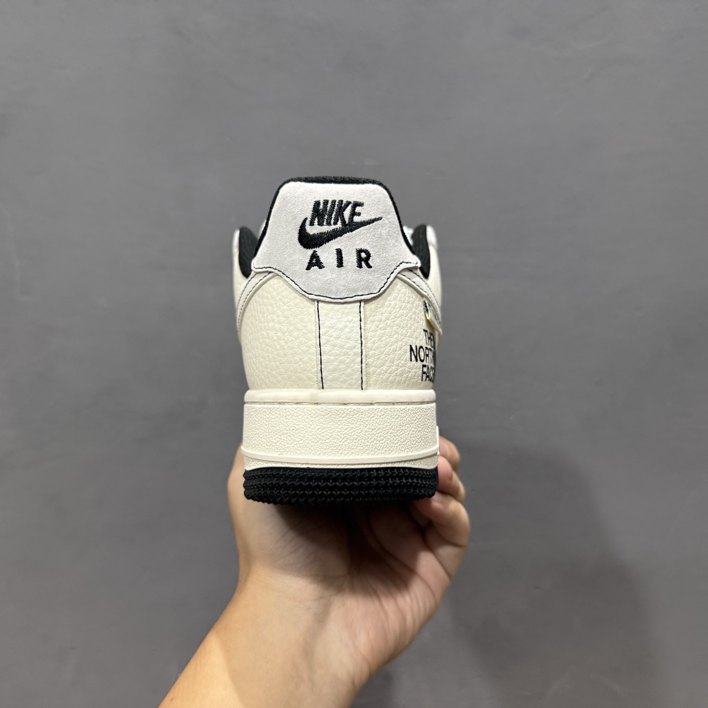 260 Nike Air Force 1 Low 07 x The North Face 白黑小勾 JS8028-015