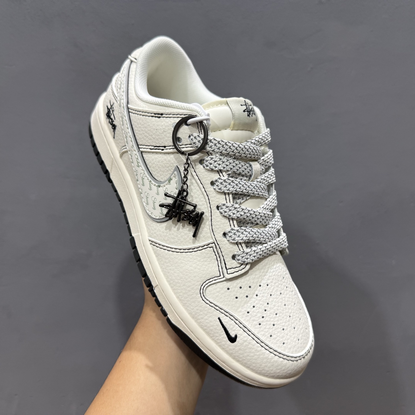 280 Stussy x Nike Dunk Low 米黑线灰银 HH7518-097-Chinese UA Cheap High Quatity Brand Clothes Bags handbags Sneakers wholesale wholesaler seller from China Factory suppliers Fashion Clothing Shoes best Quality Beautiful Price 280 Stussy x Nike Dunk Low 米黑线灰银 HH7518-097