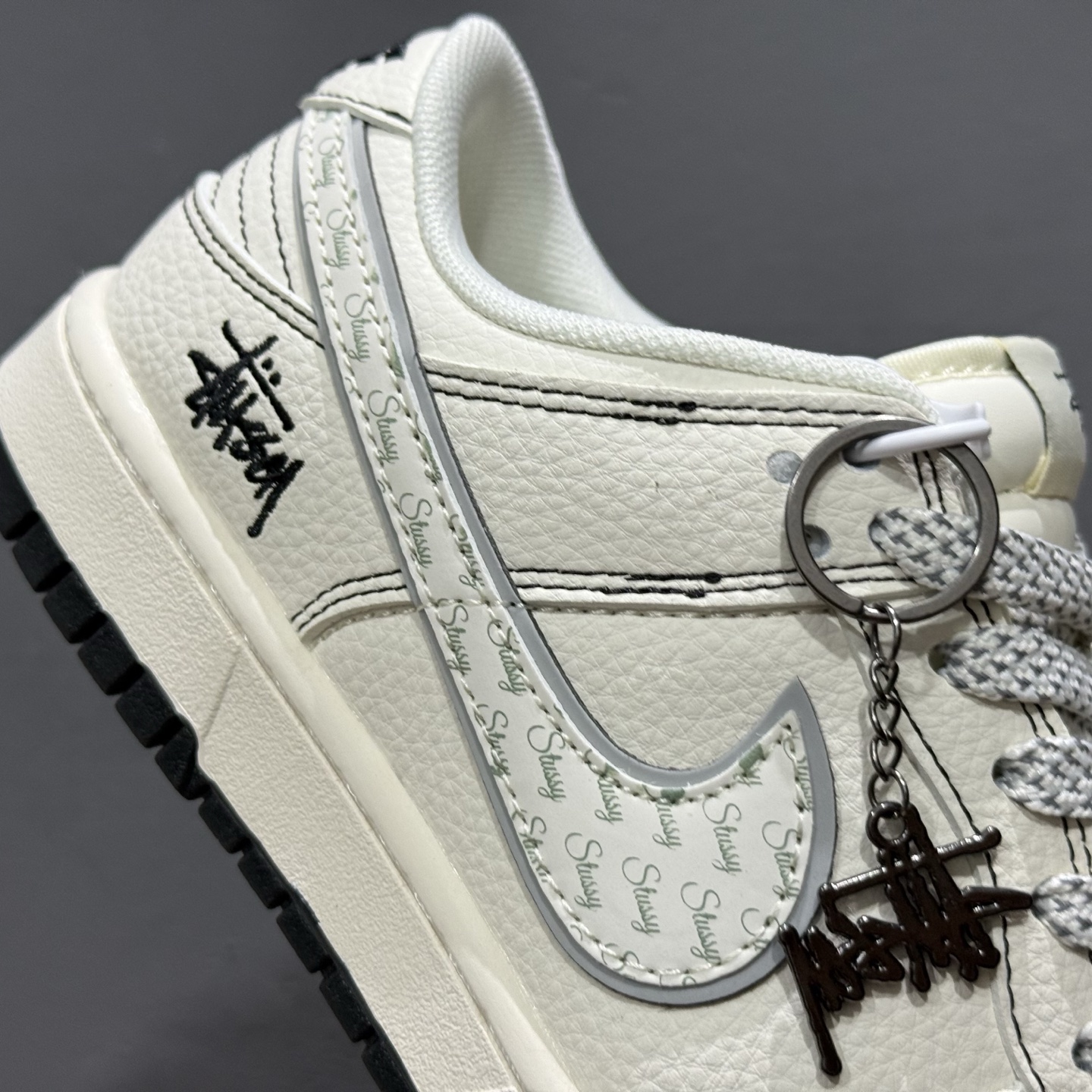 280 Stussy x Nike Dunk Low 米黑线灰银 HH7518-097-Chinese UA Cheap High Quatity Brand Clothes Bags handbags Sneakers wholesale wholesaler seller from China Factory suppliers Fashion Clothing Shoes best Quality Beautiful Price 280 Stussy x Nike Dunk Low 米黑线灰银 HH7518-097