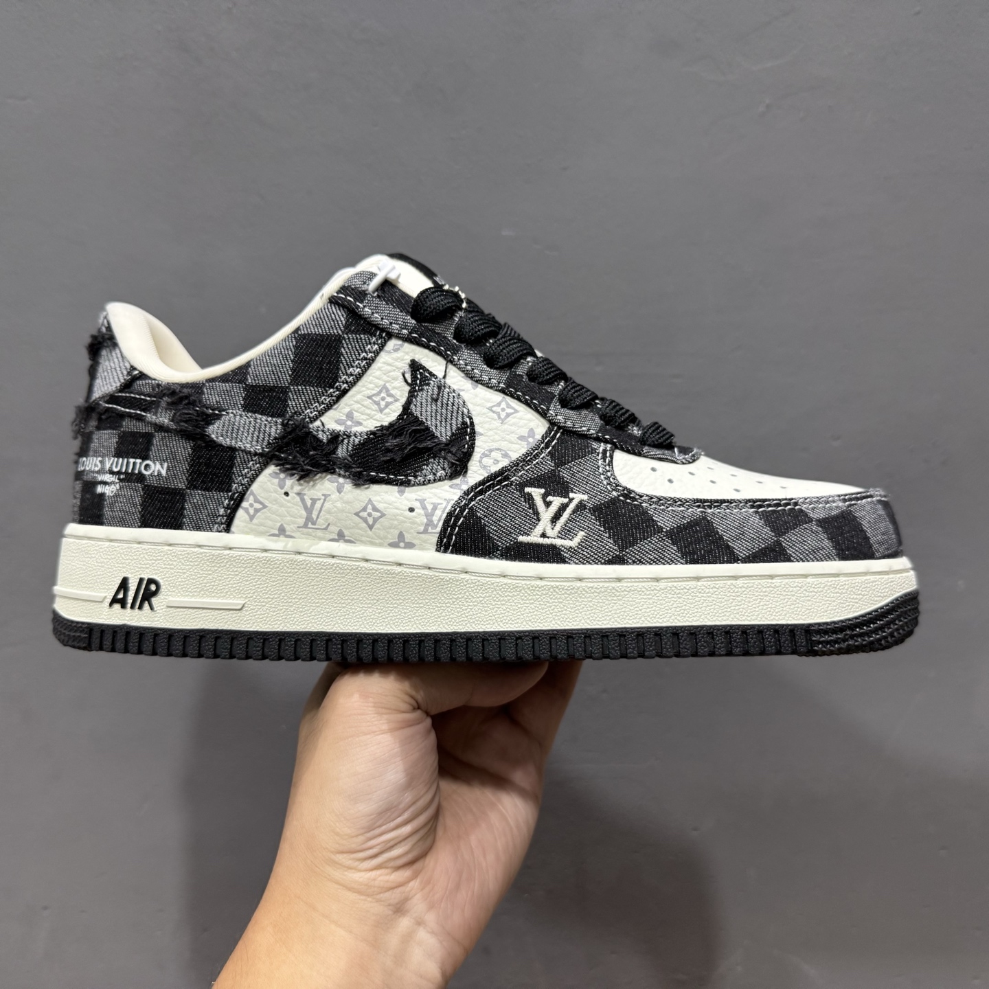 260 Louis Vuitton x NIke Air Force 1 白黑 YF9511-817-Chinese UA Cheap High Quatity Brand Clothes Bags handbags Sneakers wholesale wholesaler seller from China Factory suppliers Fashion Clothing Shoes best Quality Beautiful Price 260 Louis Vuitton x NIke Air Force 1 白黑 YF9511-817