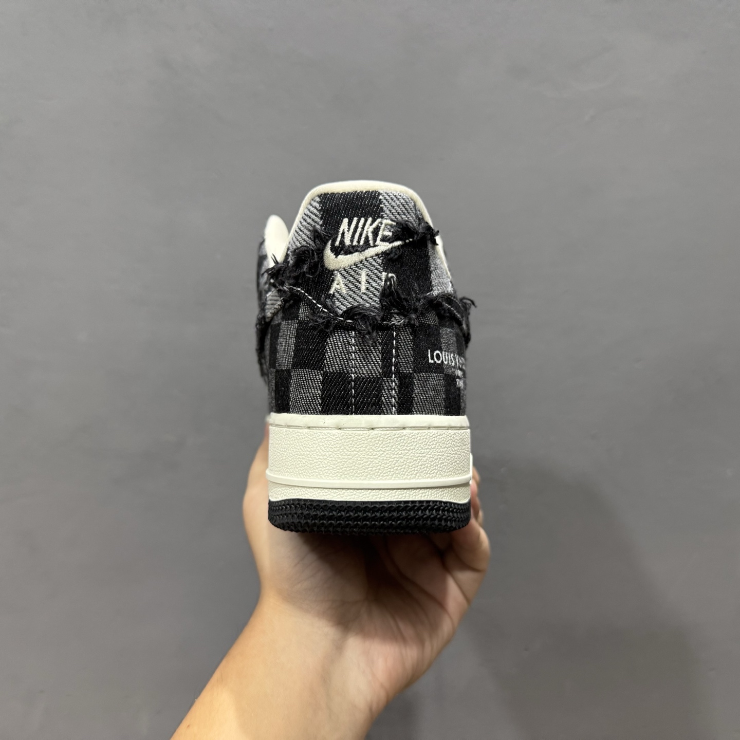 260 Louis Vuitton x NIke Air Force 1 白黑 YF9511-817-Chinese UA Cheap High Quatity Brand Clothes Bags handbags Sneakers wholesale wholesaler seller from China Factory suppliers Fashion Clothing Shoes best Quality Beautiful Price 260 Louis Vuitton x NIke Air Force 1 白黑 YF9511-817