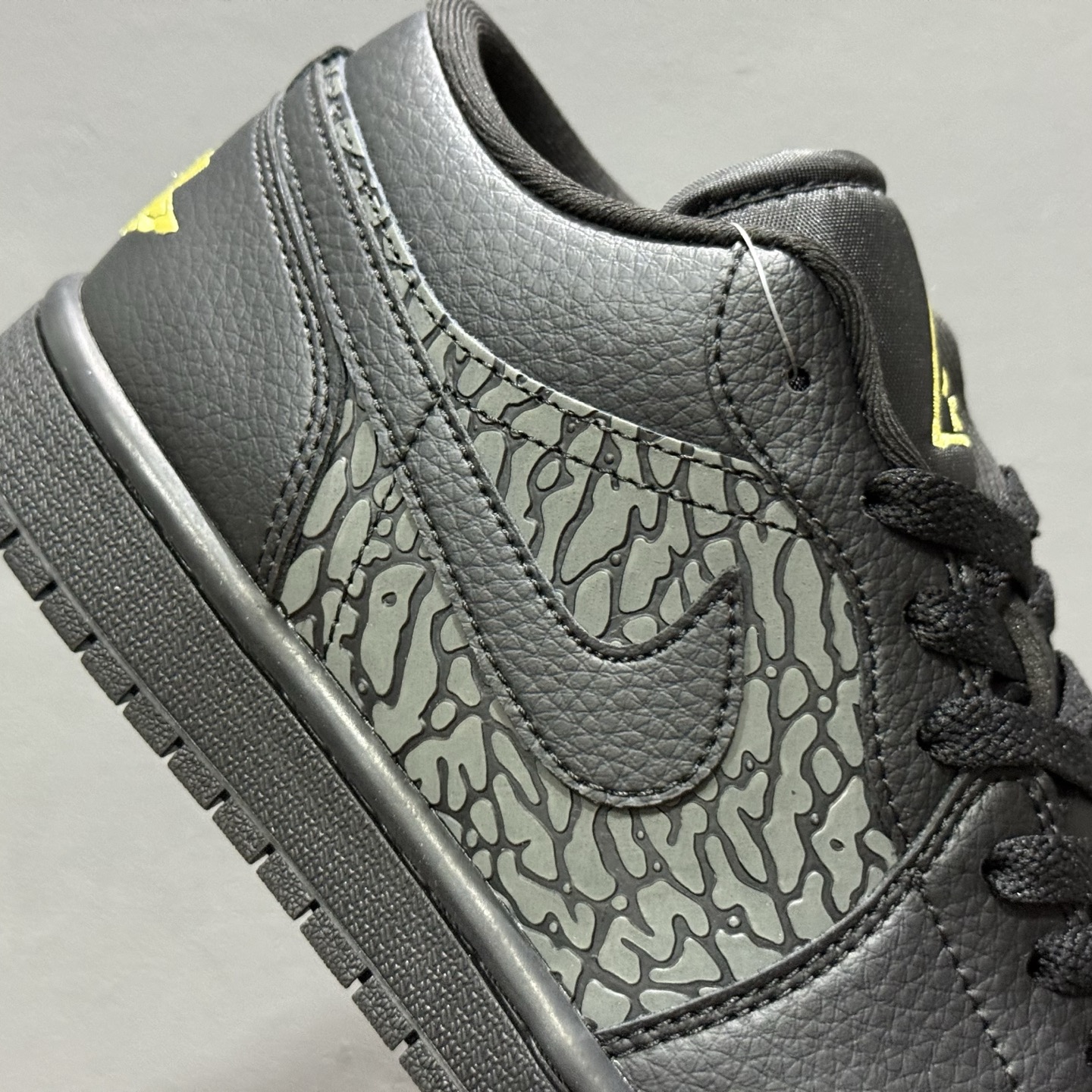200 Air Jordan 1 Low 黑黄爆裂 AJ1乔1低帮休闲板鞋 IM6568-010