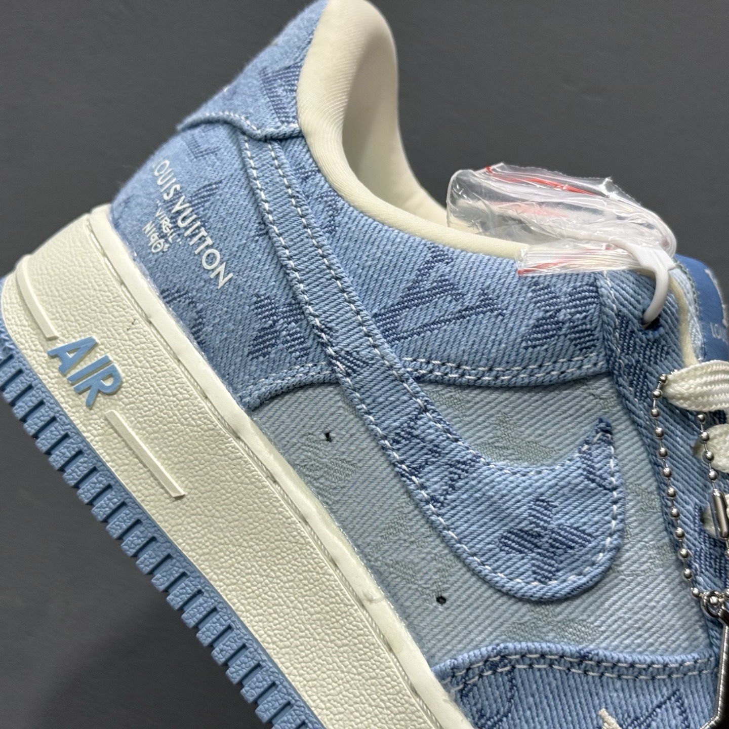 ￥260 Nike Air Force 1'07 Low LV联名 浅蓝 空军一号低帮休闲板鞋 YF9511-823