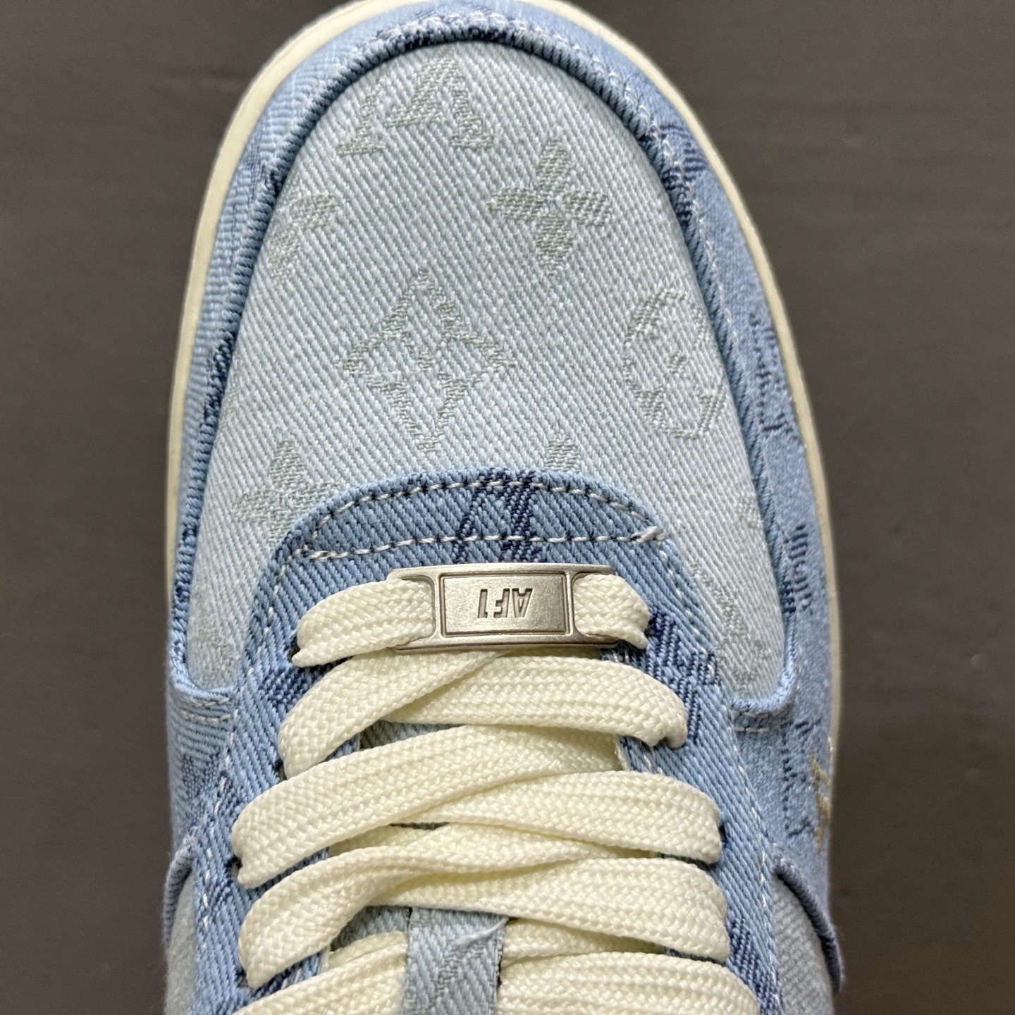 ￥260 Nike Air Force 1'07 Low LV联名 浅蓝 空军一号低帮休闲板鞋 YF9511-823