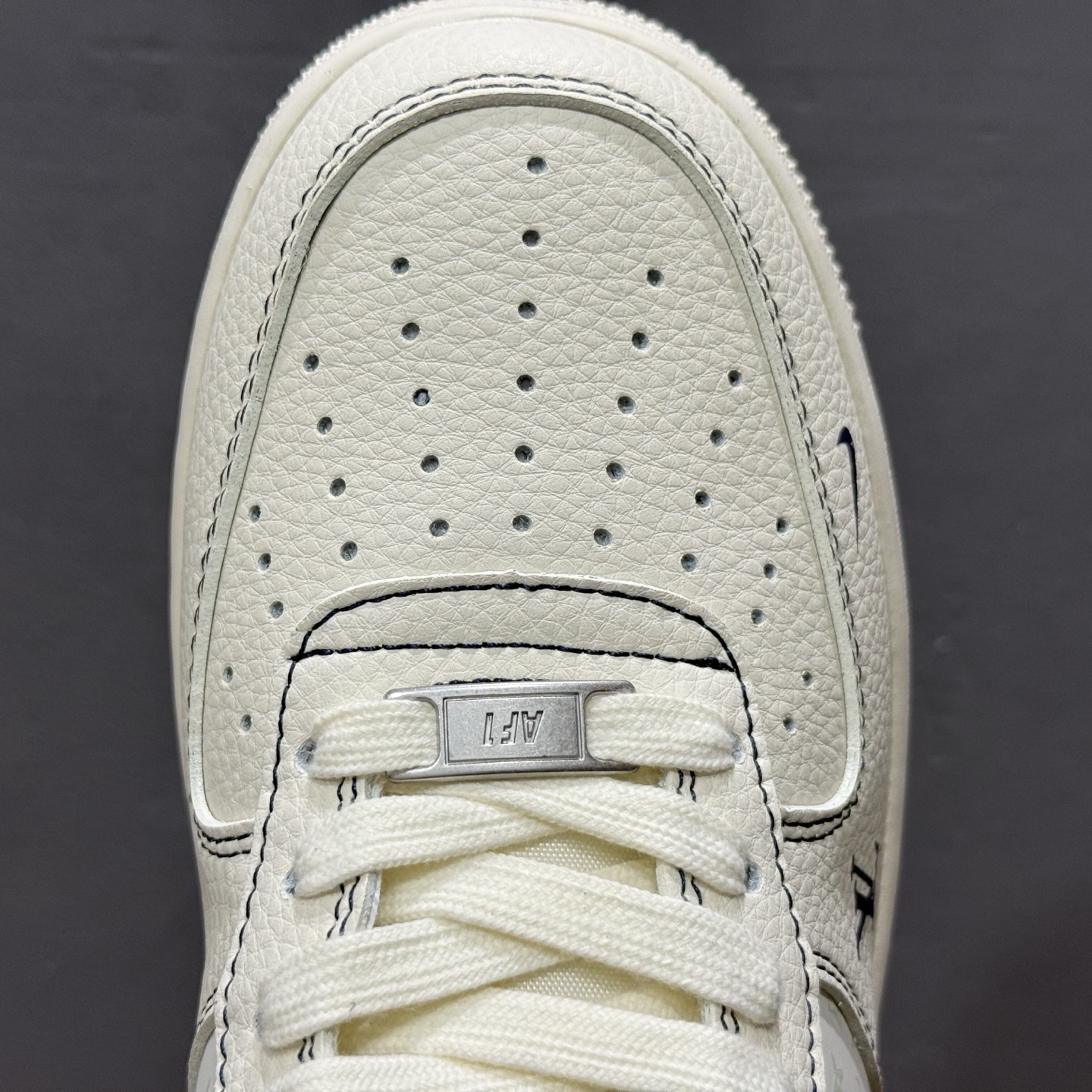 ￥260 Nike Air Force 1'07 Low LV联名 印花米蓝勾 空军一号低帮休闲板鞋 MZ9588-817