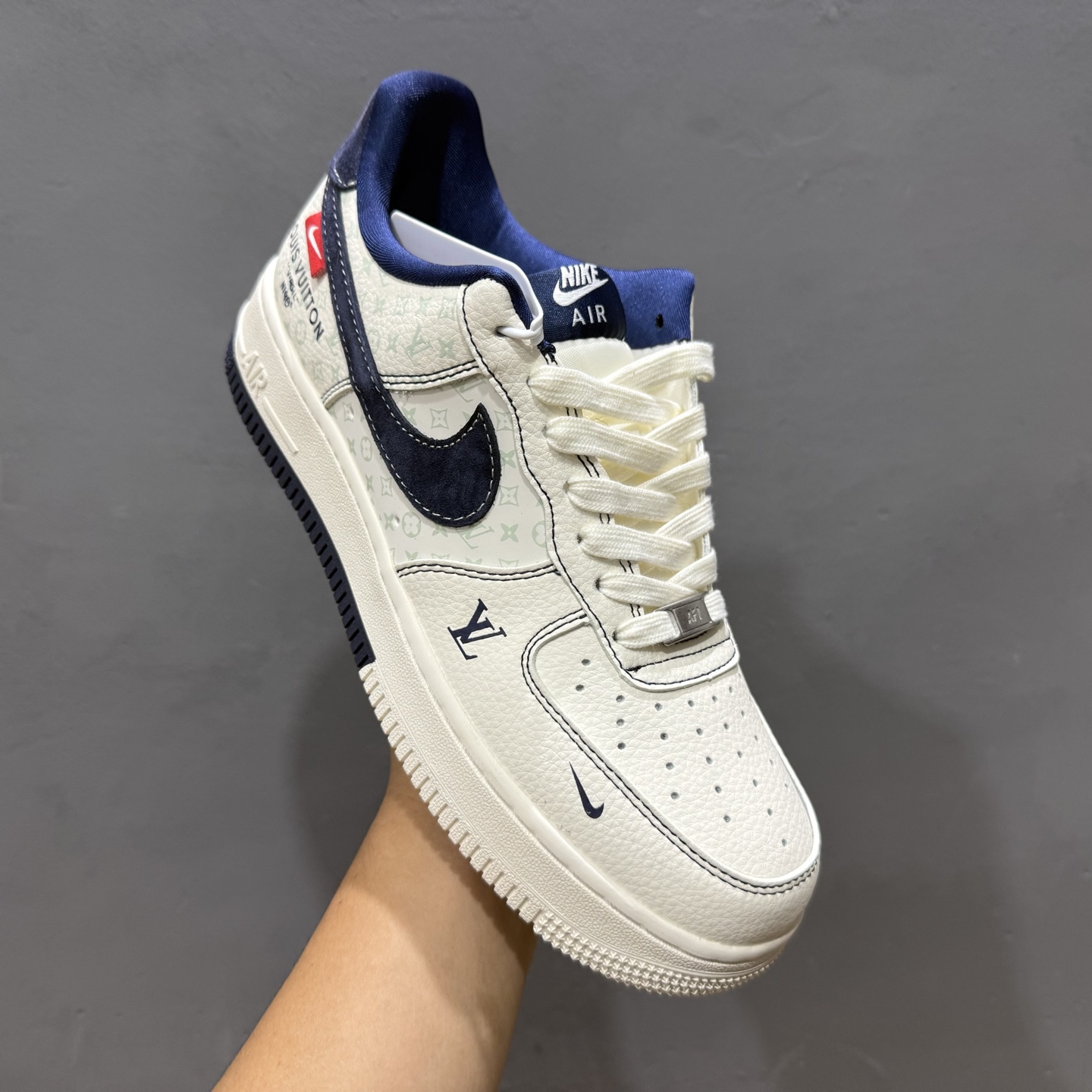 ￥260 Nike Air Force 1'07 Low LV联名 印花米蓝勾 空军一号低帮休闲板鞋 MZ9588-817