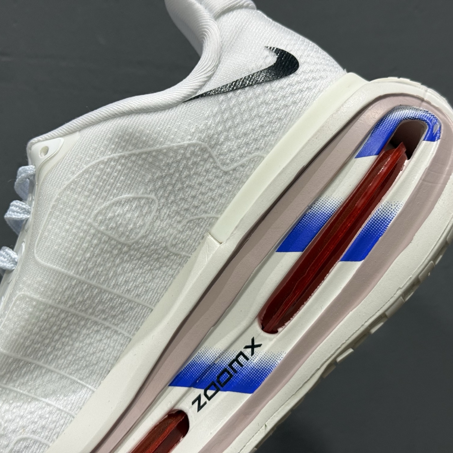 220 Nike Vomero premium Air气垫40周年 舒适百搭防滑耐磨 支撑缓震低帮 休闲跑步鞋 FN8453-031