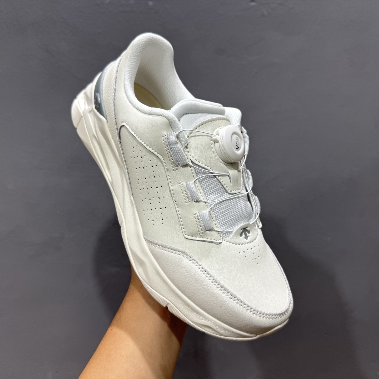 280 迪桑特DESCENTE CIRCUIT LTR WIRE 2.0 舒适百搭防滑耐磨 低帮 休闲跑步鞋 D4431TCT06