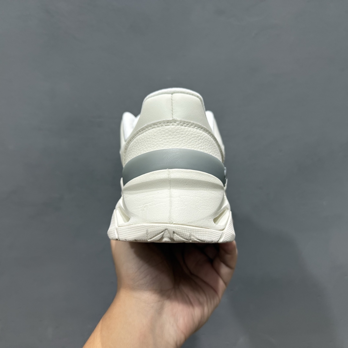 280 迪桑特DESCENTE CIRCUIT LTR WIRE 2.0 舒适百搭防滑耐磨 低帮 休闲跑步鞋 D4431TCT06