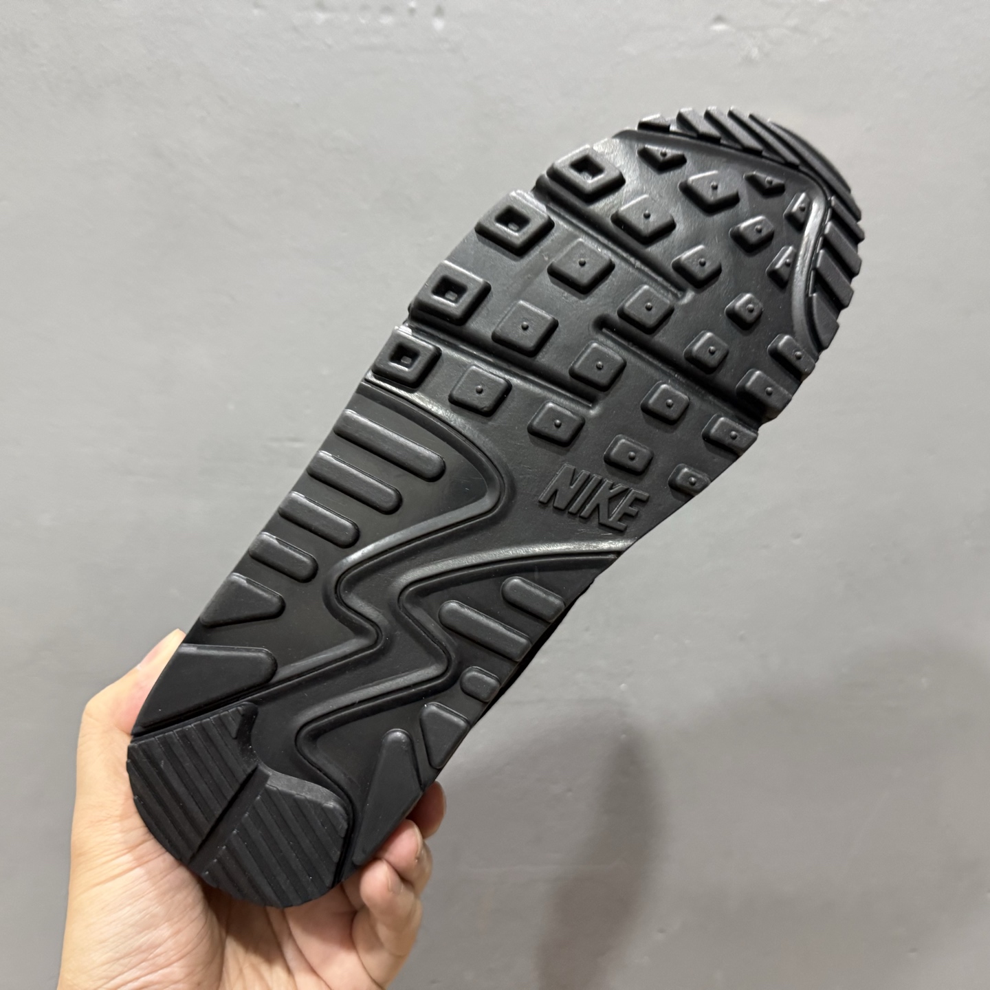 240 NK Air 90 复古气垫跑鞋 CN8490-003 黑色网面