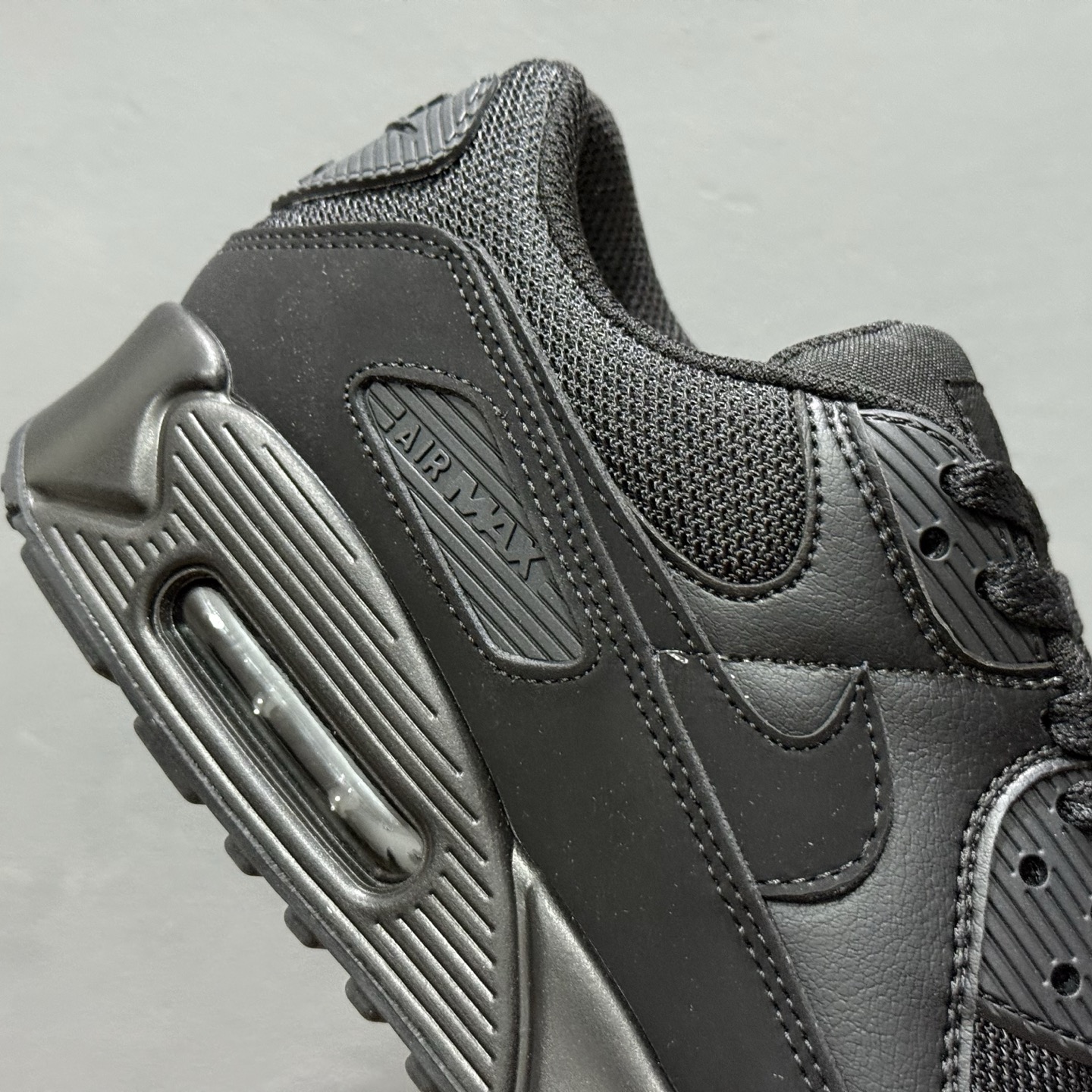 240 NK Air 90 复古气垫跑鞋 CN8490-003 黑色网面