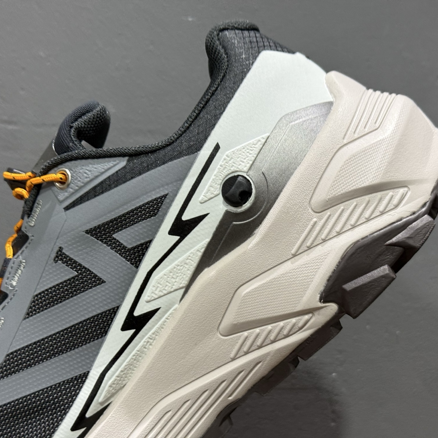 凯乐石 KAIAS FUGA GTX 超强抓地力 网布减震防滑水透气支撑抗冲击轻便回弹 低帮跑步鞋