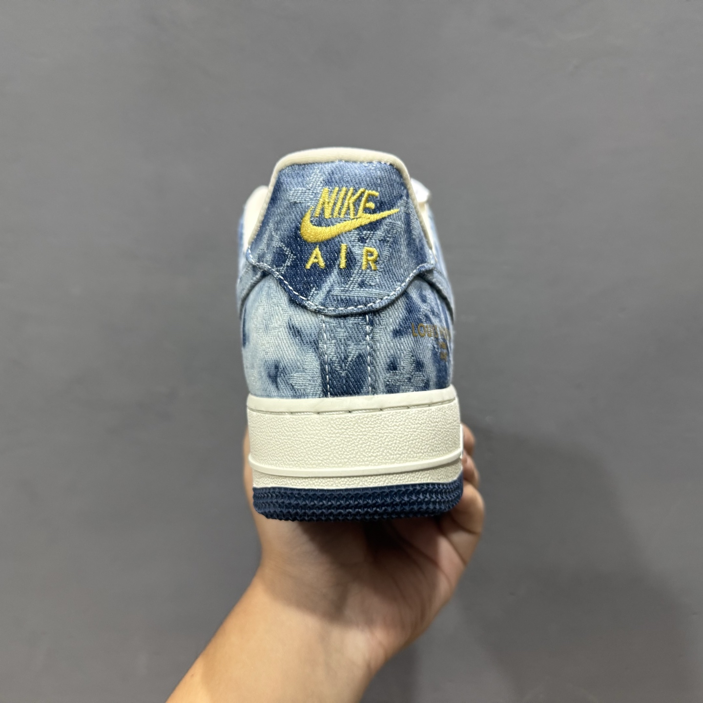 Louis Vuitton x NIke Air Force 1 牛仔蓝 YF9511-818-莆田鞋,莆田鞋货源,高仿鞋,高仿鞋货源,安福档口,莆田高仿鞋,莆田鞋批发,高仿鞋批发,莆田高仿运动鞋,高仿运动鞋,莆田运动鞋 Louis Vuitton x NIke Air Force 1 牛仔蓝 YF9511-818