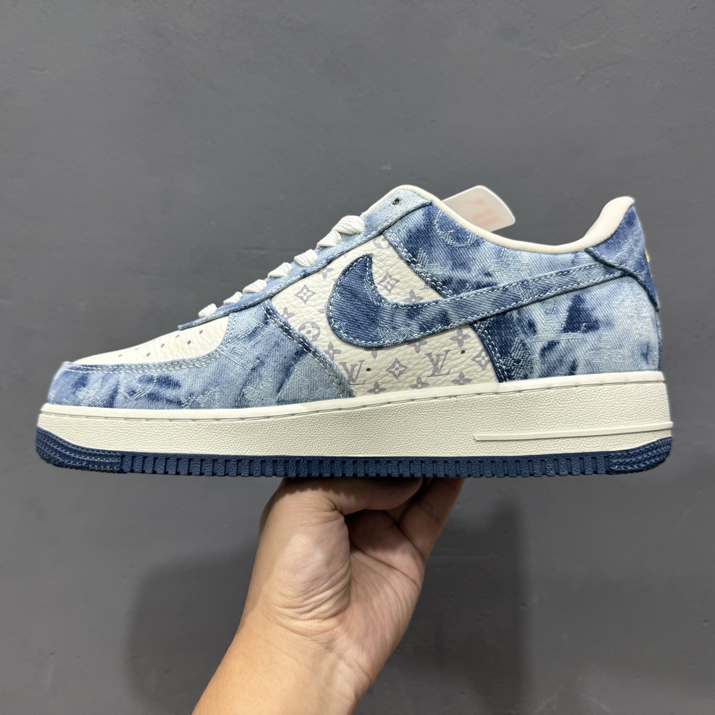 Louis Vuitton x NIke Air Force 1 牛仔蓝 YF9511-818-莆田鞋,莆田鞋货源,高仿鞋,高仿鞋货源,安福档口,莆田高仿鞋,莆田鞋批发,高仿鞋批发,莆田高仿运动鞋,高仿运动鞋,莆田运动鞋 Louis Vuitton x NIke Air Force 1 牛仔蓝 YF9511-818