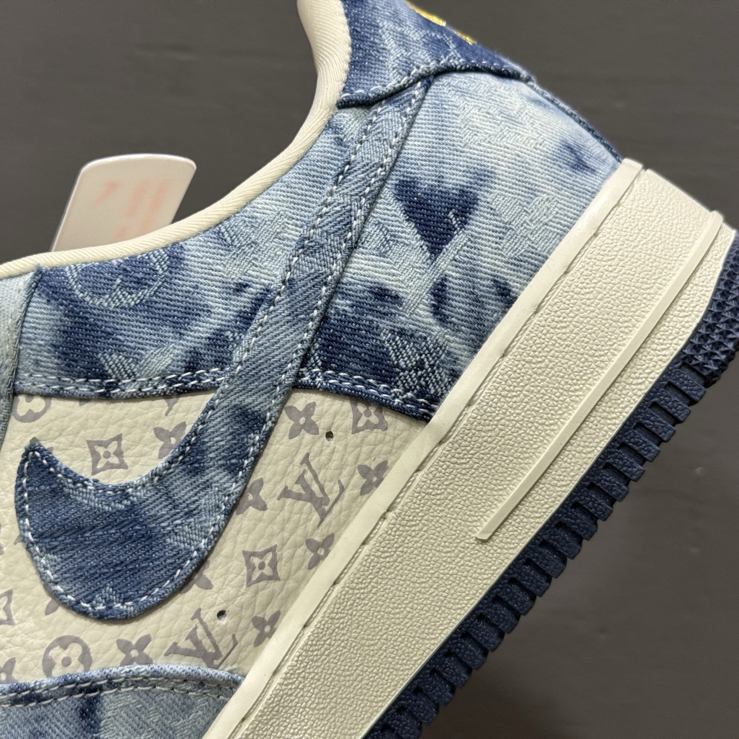 Louis Vuitton x NIke Air Force 1 牛仔蓝 YF9511-818-莆田鞋,莆田鞋货源,高仿鞋,高仿鞋货源,安福档口,莆田高仿鞋,莆田鞋批发,高仿鞋批发,莆田高仿运动鞋,高仿运动鞋,莆田运动鞋 Louis Vuitton x NIke Air Force 1 牛仔蓝 YF9511-818