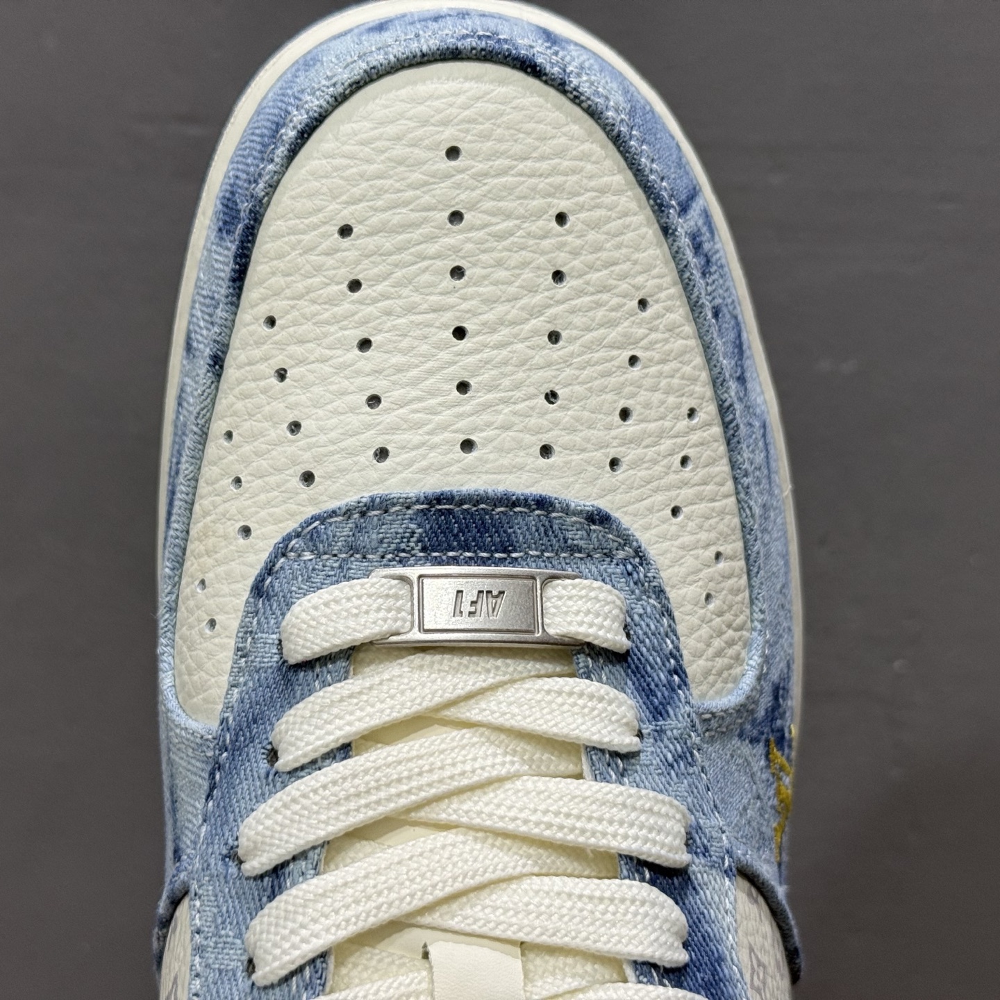 Louis Vuitton x NIke Air Force 1 牛仔蓝 YF9511-818-莆田鞋,莆田鞋货源,高仿鞋,高仿鞋货源,安福档口,莆田高仿鞋,莆田鞋批发,高仿鞋批发,莆田高仿运动鞋,高仿运动鞋,莆田运动鞋 Louis Vuitton x NIke Air Force 1 牛仔蓝 YF9511-818