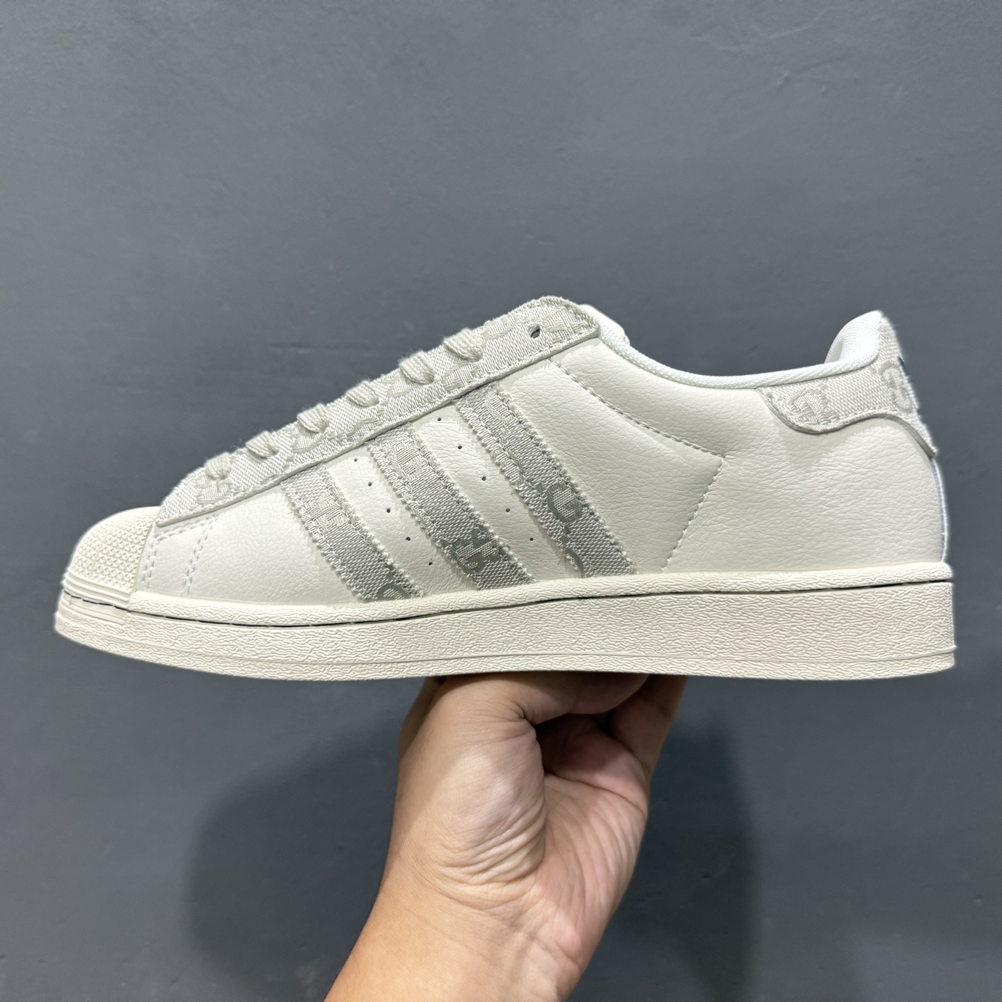 Adidas Originals Superstar 贝壳头系列 阿迪达斯 三叶草 低帮经典百搭休闲运动板鞋 BZ9789