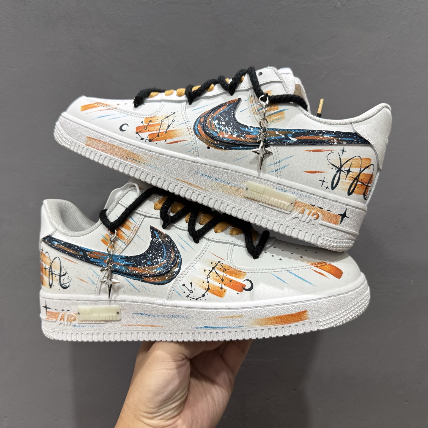 Nike Air Force 1'07 Low ”Scorpio” 手绘涂鸦 十二星座系列 天蝎座 空军一号低帮休闲板鞋-莆田鞋,莆田鞋货源,高仿鞋,高仿鞋货源,安福档口,莆田高仿鞋,莆田鞋批发,高仿鞋批发,莆田高仿运动鞋,高仿运动鞋,莆田运动鞋 Nike Air Force 1'07 Low ”Scorpio” 手绘涂鸦 十二星座系列 天蝎座 空军一号低帮休闲板鞋