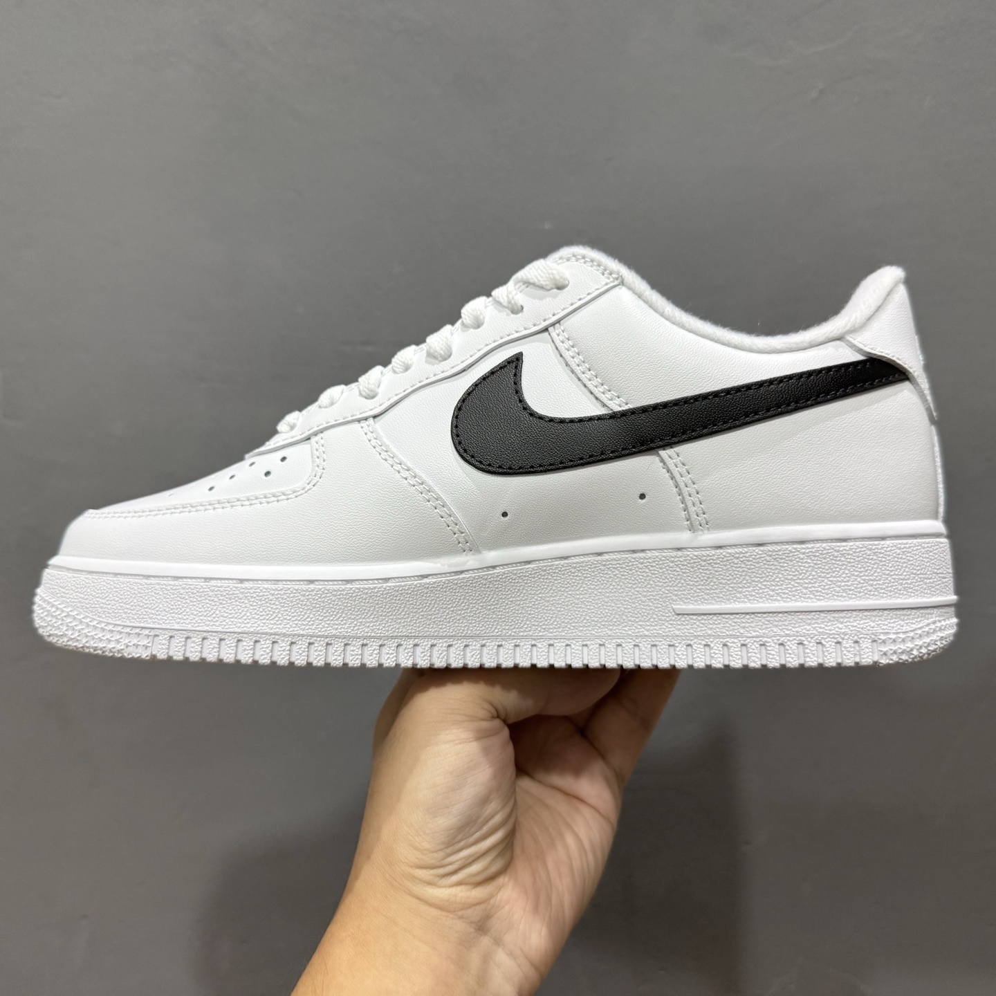 Supreme x Nike Air Force 1'07 Low 联名款 空军一号低帮休闲板鞋 CU9225-102-莆田鞋,莆田鞋货源,高仿鞋,高仿鞋货源,安福档口,莆田高仿鞋,莆田鞋批发,高仿鞋批发,莆田高仿运动鞋,高仿运动鞋,莆田运动鞋 Supreme x Nike Air Force 1'07 Low 联名款 空军一号低帮休闲板鞋 CU9225-102