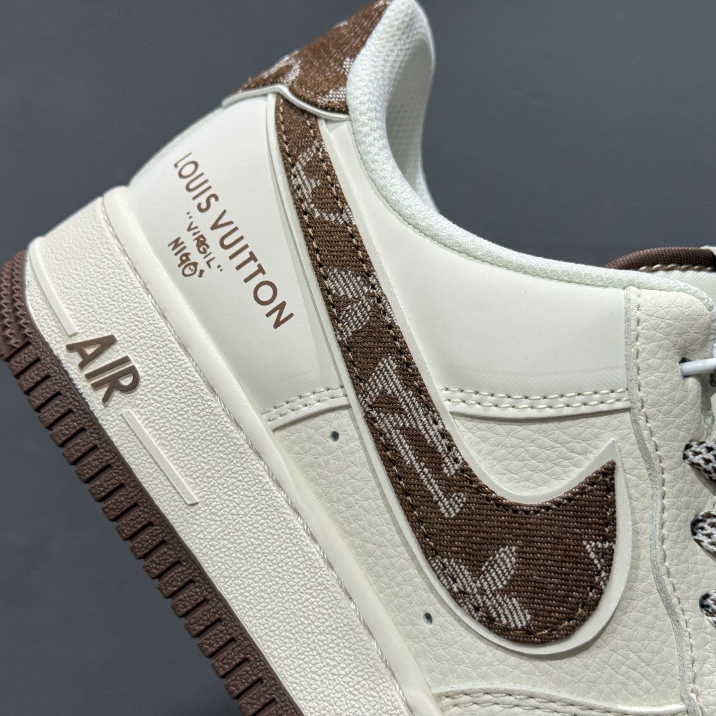 NIke Air Force 1 '07 Low “LV联名-米棕牛仔勾”空军一号 低帮 SM6668-109-莆田鞋,莆田鞋货源,高仿鞋,高仿鞋货源,安福档口,莆田高仿鞋,莆田鞋批发,高仿鞋批发,莆田高仿运动鞋,高仿运动鞋,莆田运动鞋 NIke Air Force 1 '07 Low “LV联名-米棕牛仔勾”空军一号 低帮 SM6668-109