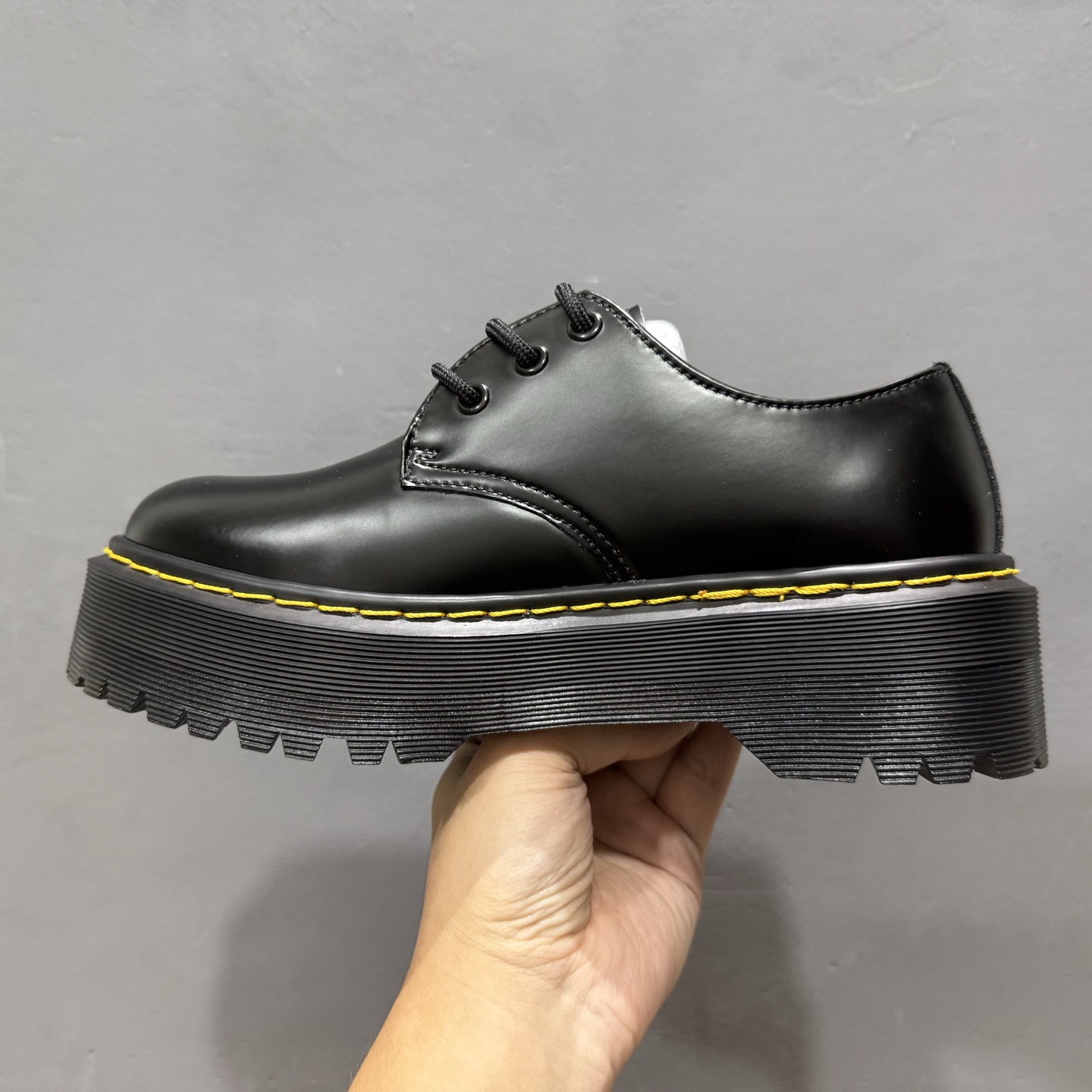 Dr.martens 马丁医生 1460系列八孔-莆田鞋,莆田鞋货源,高仿鞋,高仿鞋货源,安福档口,莆田高仿鞋,莆田鞋批发,高仿鞋批发,莆田高仿运动鞋,高仿运动鞋,莆田运动鞋 Dr.martens 马丁医生 1460系列八孔