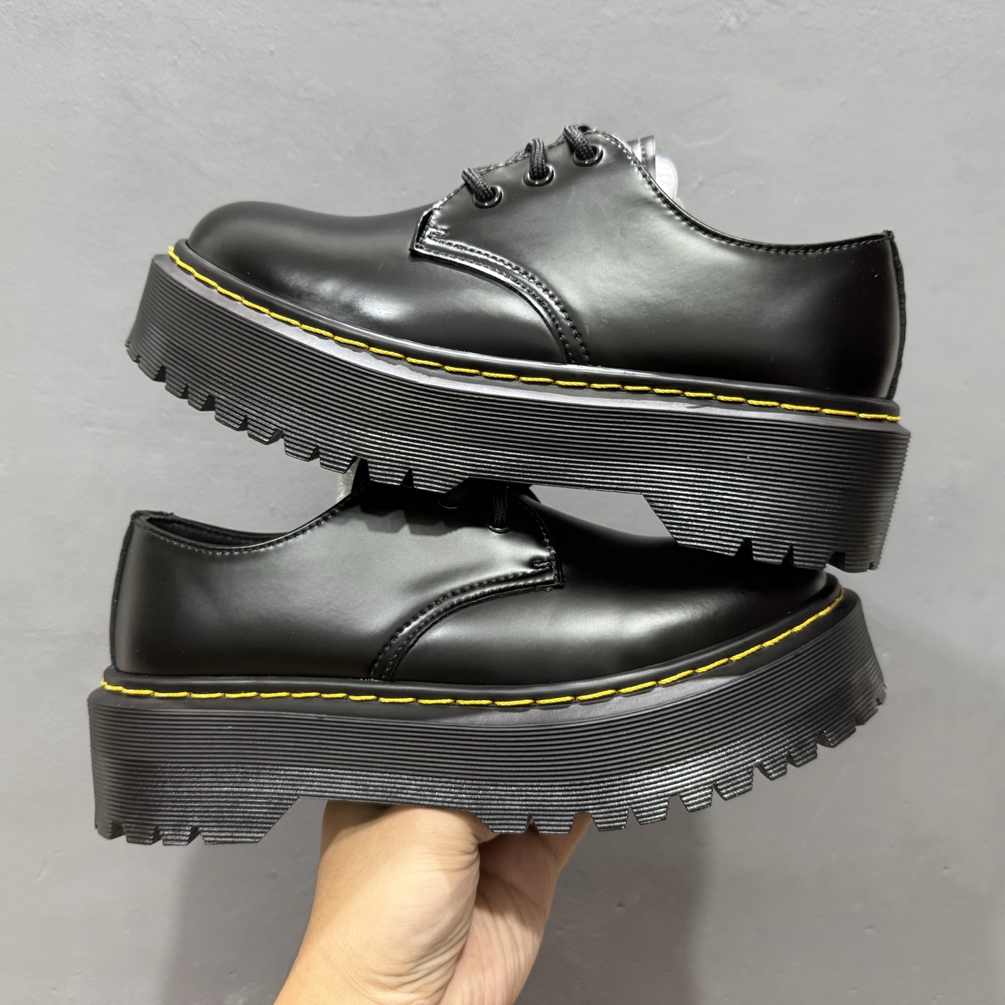Dr.martens 马丁医生 1460系列八孔-莆田鞋,莆田鞋货源,高仿鞋,高仿鞋货源,安福档口,莆田高仿鞋,莆田鞋批发,高仿鞋批发,莆田高仿运动鞋,高仿运动鞋,莆田运动鞋 Dr.martens 马丁医生 1460系列八孔