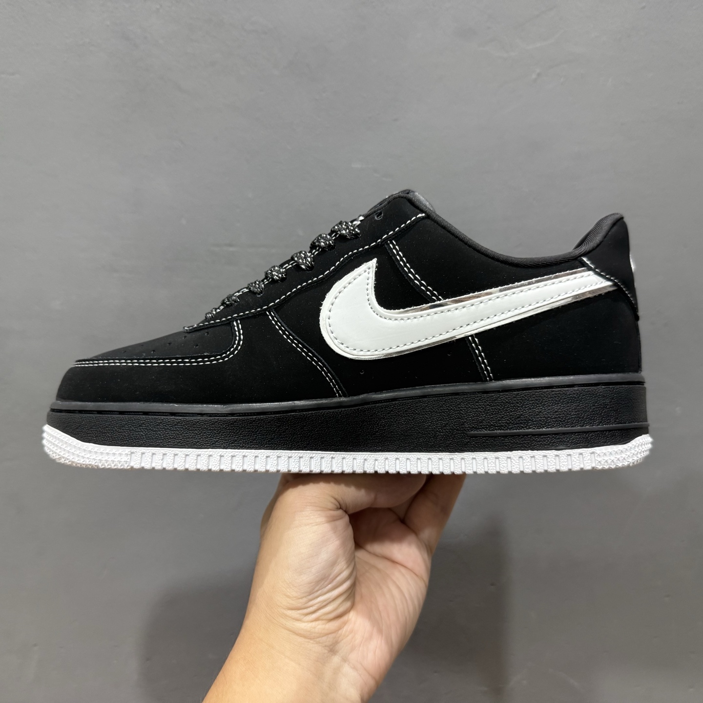 OFF-WHITE x Nike Air Force 1 黑银 DK0188-083-莆田鞋,莆田鞋货源,高仿鞋,高仿鞋货源,安福档口,莆田高仿鞋,莆田鞋批发,高仿鞋批发,莆田高仿运动鞋,高仿运动鞋,莆田运动鞋 OFF-WHITE x Nike Air Force 1 黑银 DK0188-083