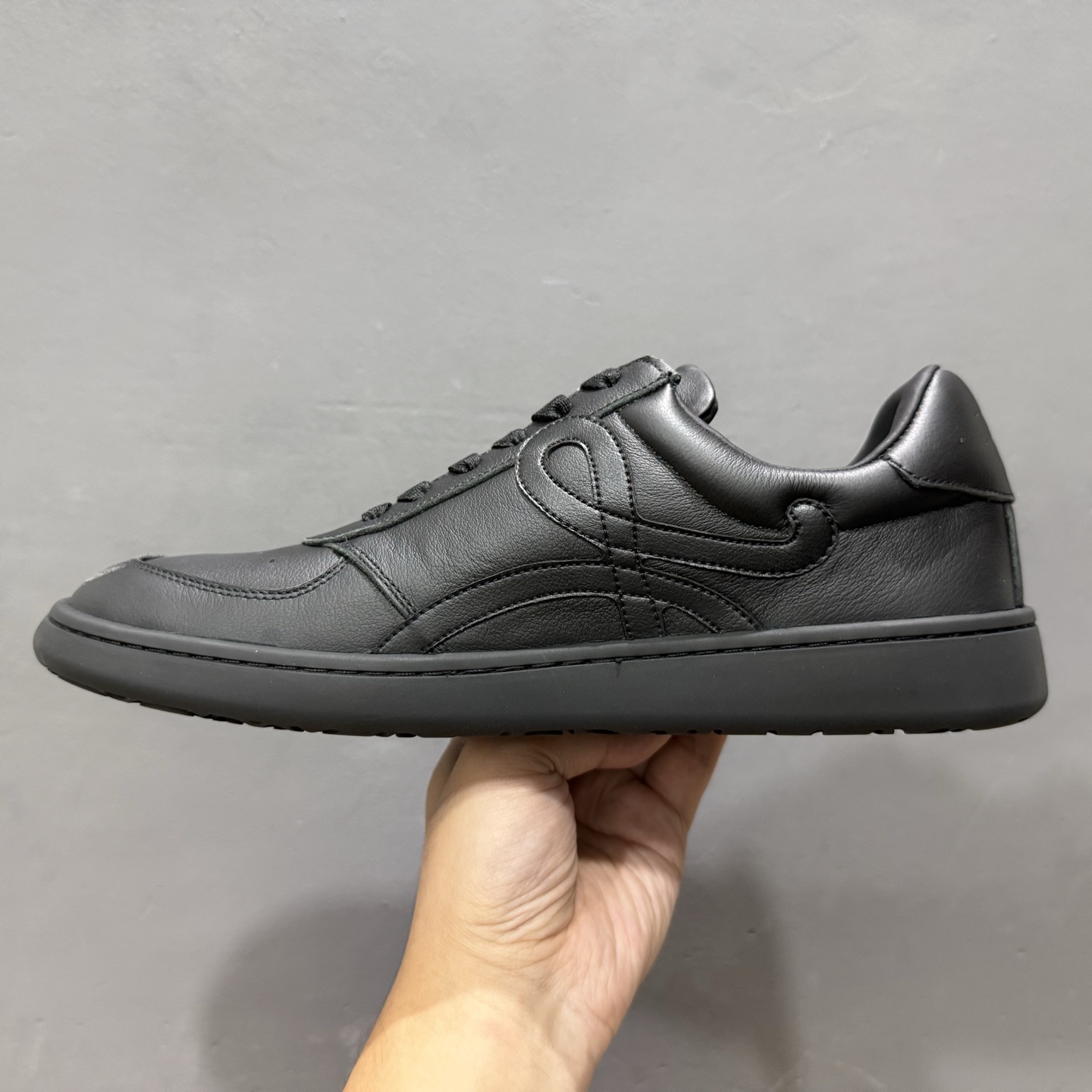 LOEWE罗意威 Jambo 牛皮革 圆头系带低班男鞋-莆田鞋,莆田鞋货源,高仿鞋,高仿鞋货源,安福档口,莆田高仿鞋,莆田鞋批发,高仿鞋批发,莆田高仿运动鞋,高仿运动鞋,莆田运动鞋 LOEWE罗意威 Jambo 牛皮革 圆头系带低班男鞋